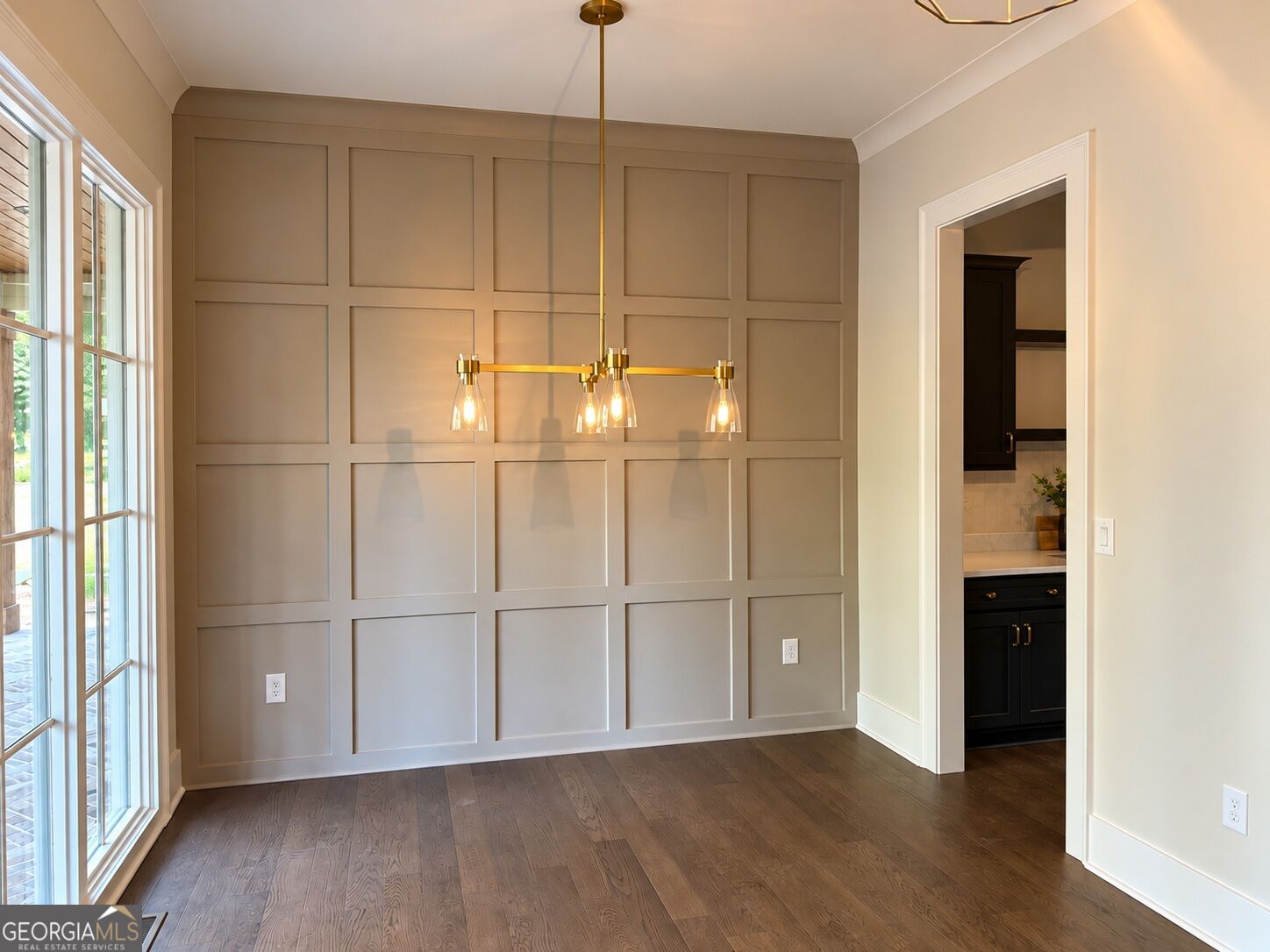 1057 Riverside Drive Property Photo 6