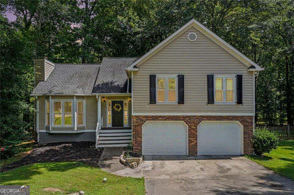 996 Miles Court Property Photo 6