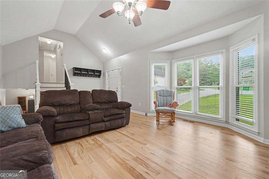 996 Miles Court Property Photo 9