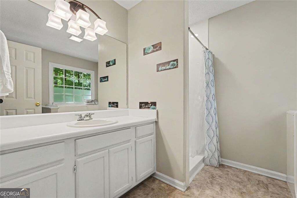 996 Miles Court Property Photo 16