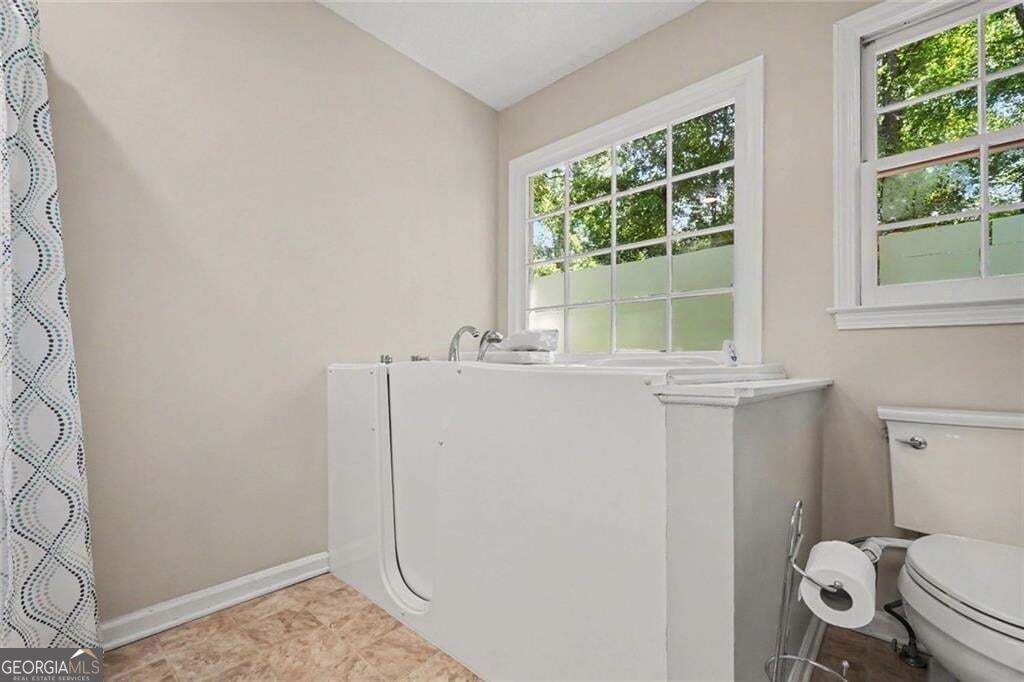 996 Miles Court Property Photo 17