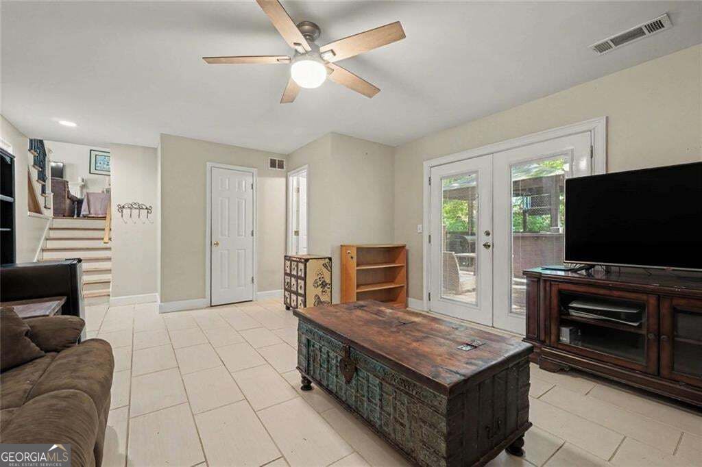 996 Miles Court Property Photo 21