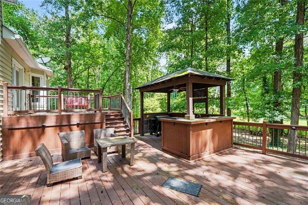 996 Miles Court Property Photo 23