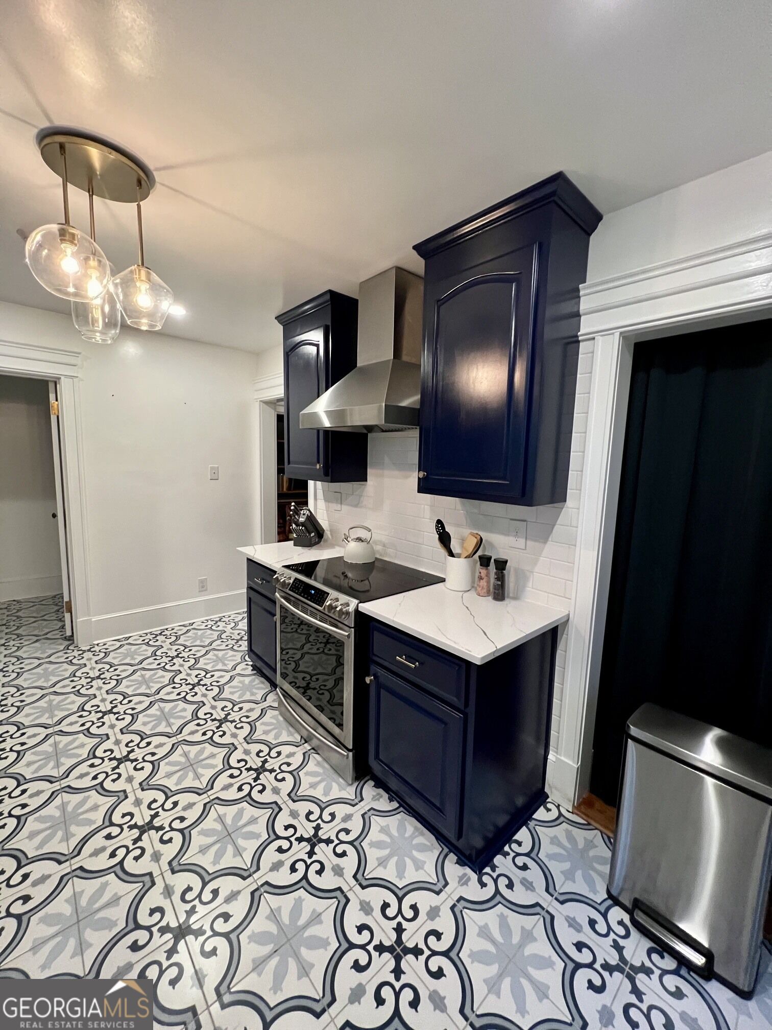 1067 Washington Avenue Property Photo 10