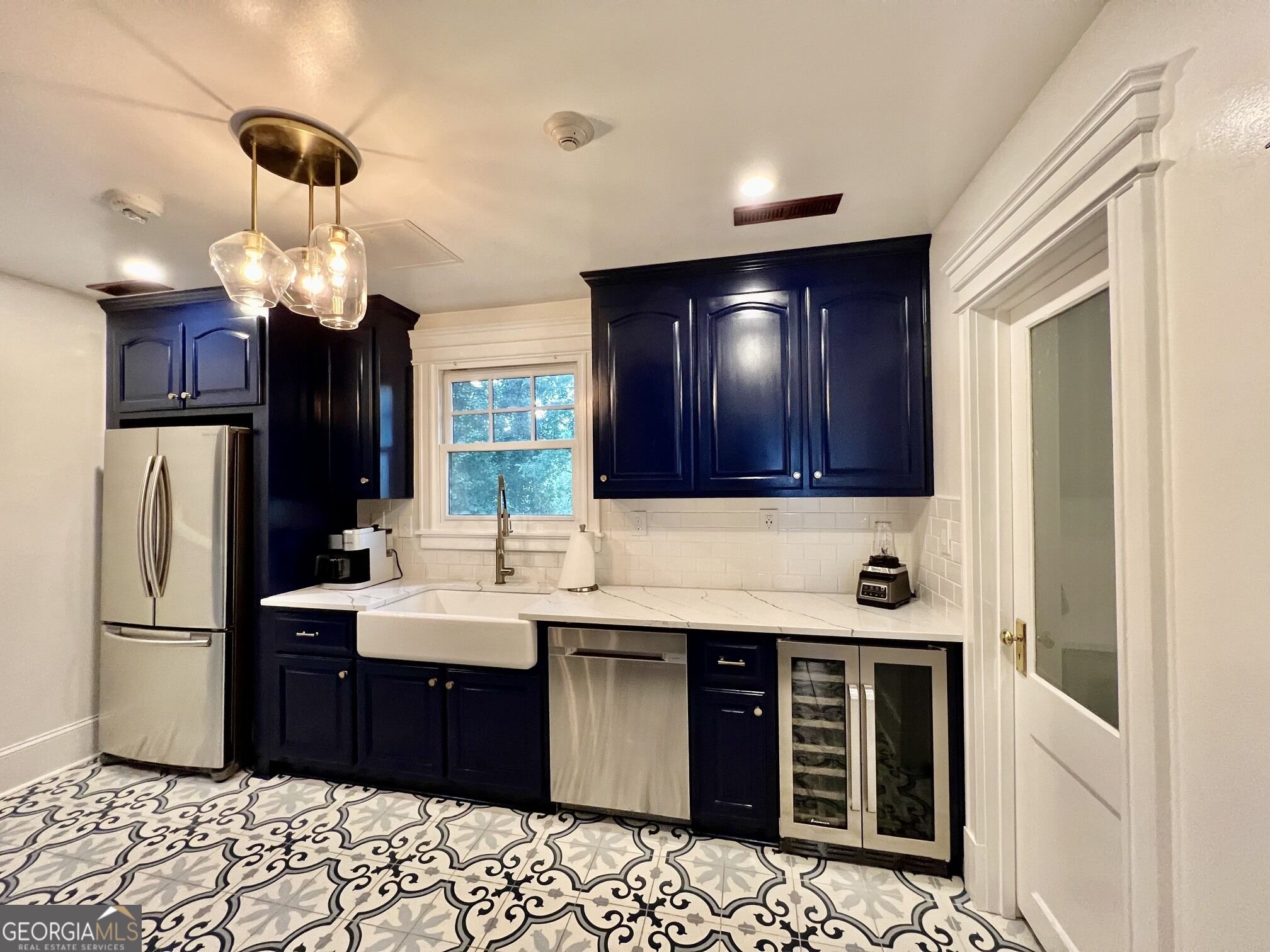1067 Washington Avenue Property Photo 11