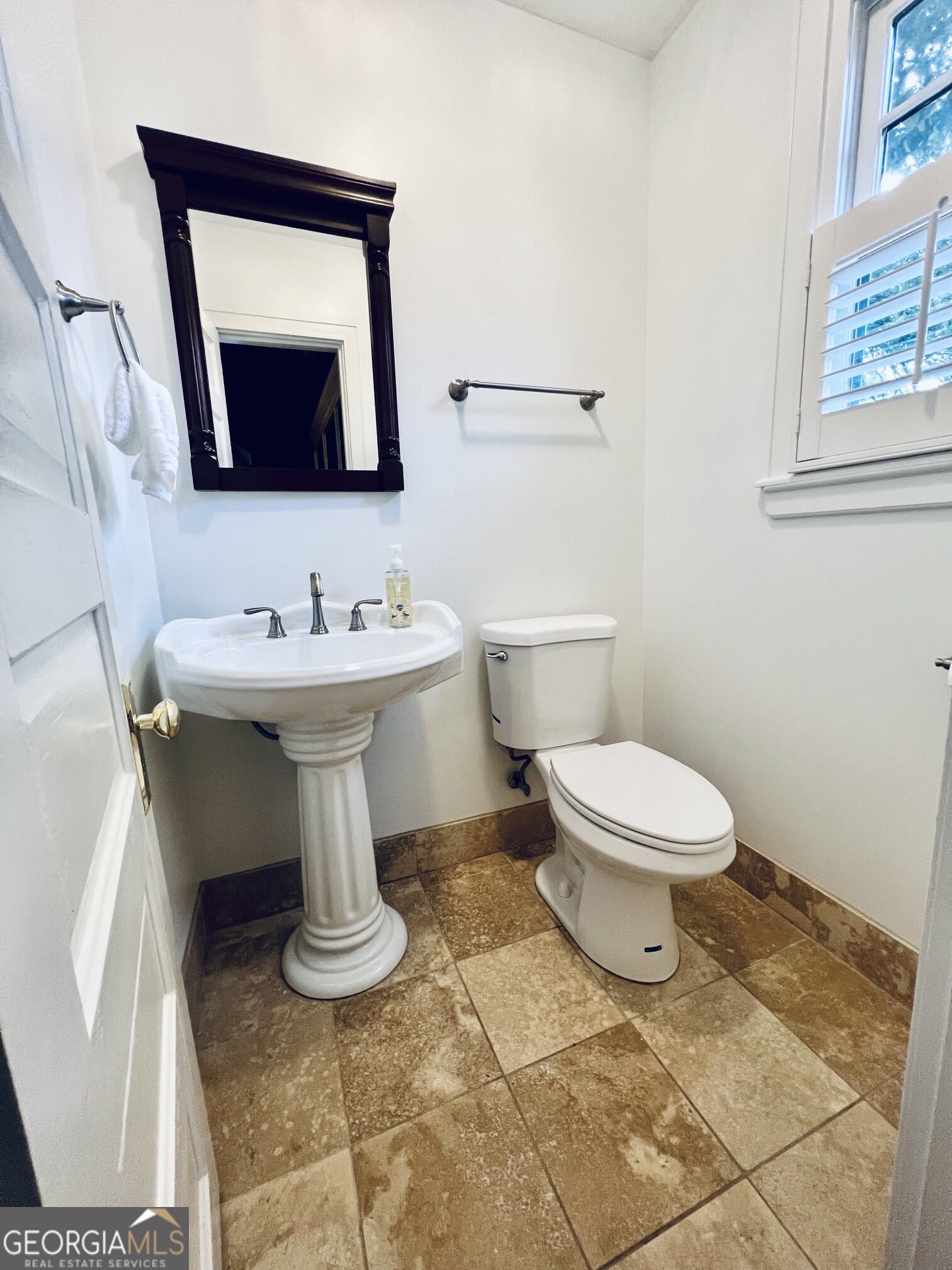 1067 Washington Avenue Property Photo 13
