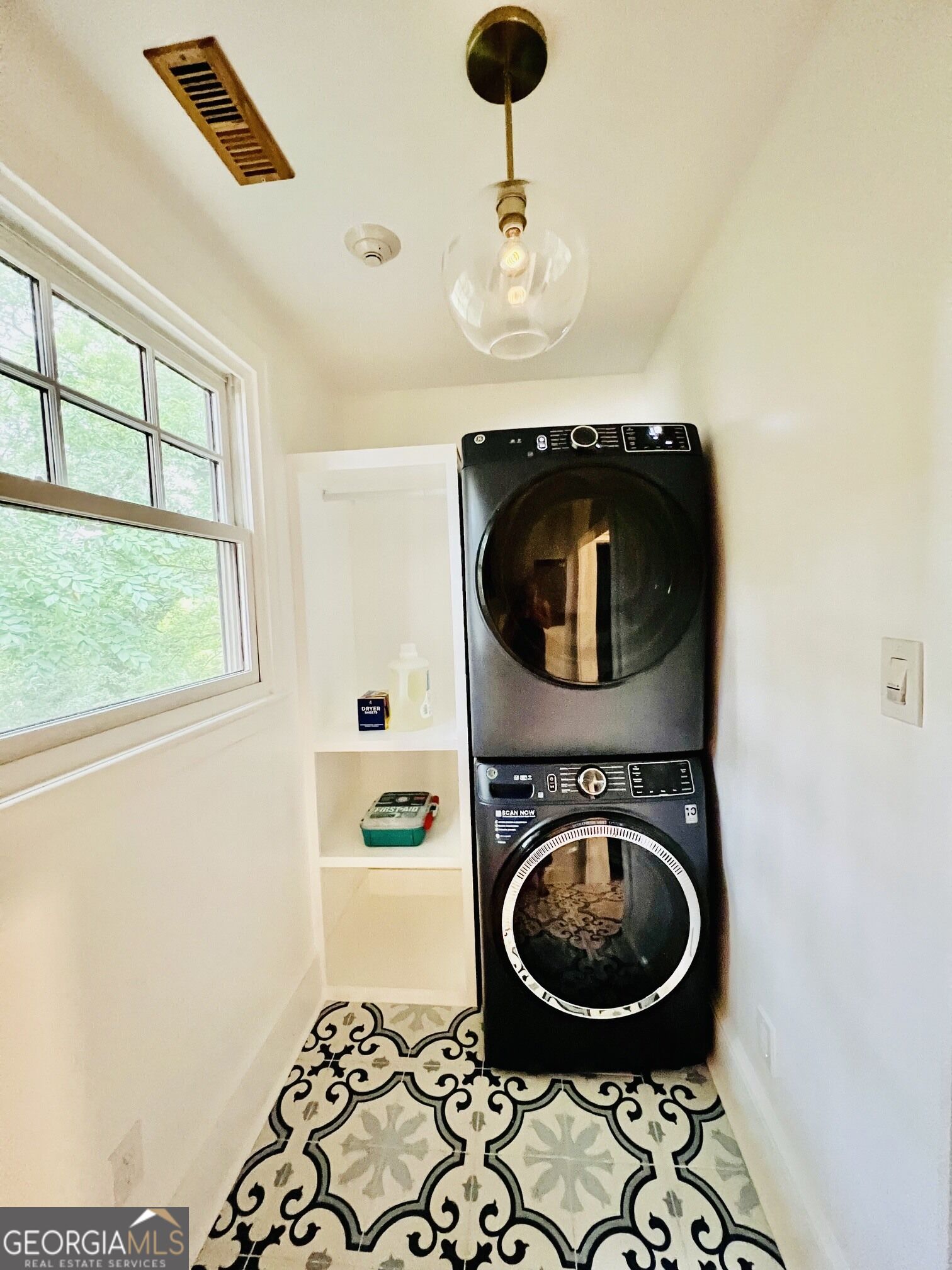 1067 Washington Avenue Property Photo 14
