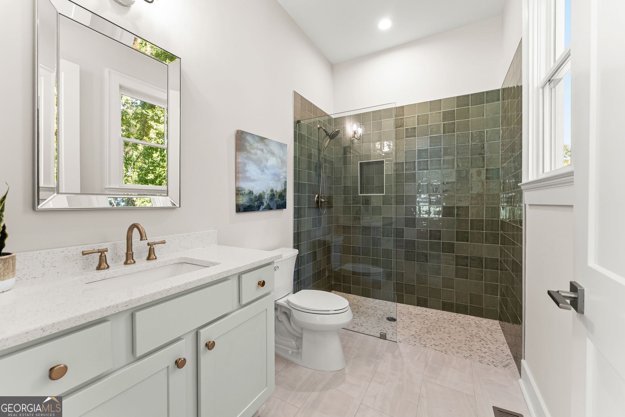 1053 Riverside Drive Property Photo 6