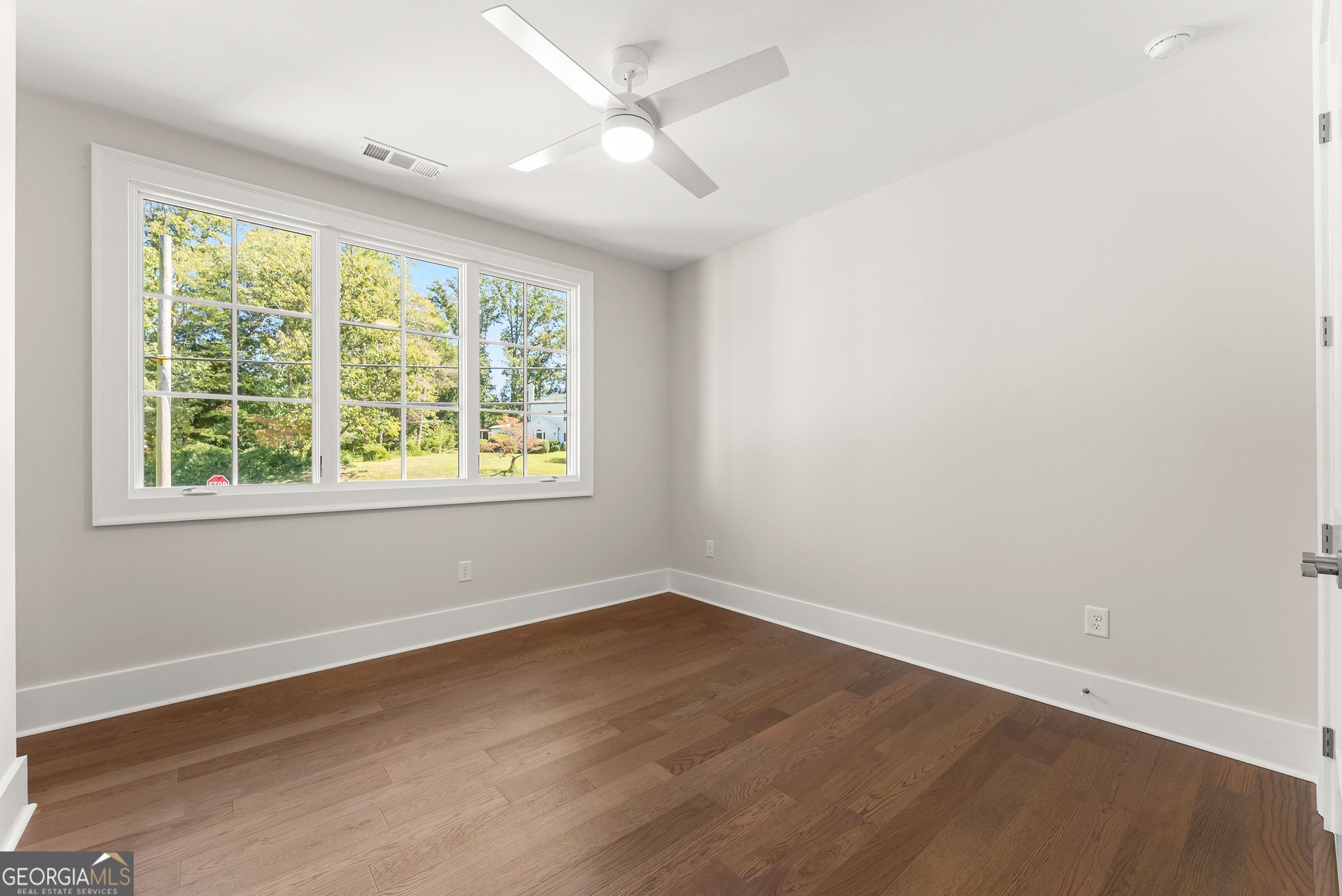 1053 Riverside Drive Property Photo 27