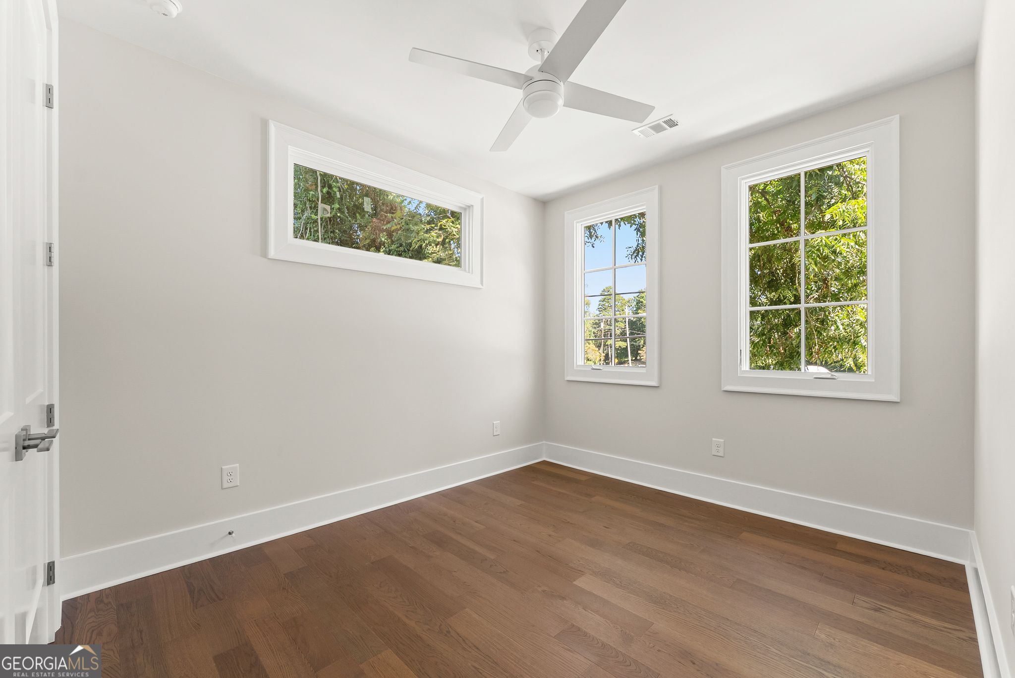 1053 Riverside Drive Property Photo 29