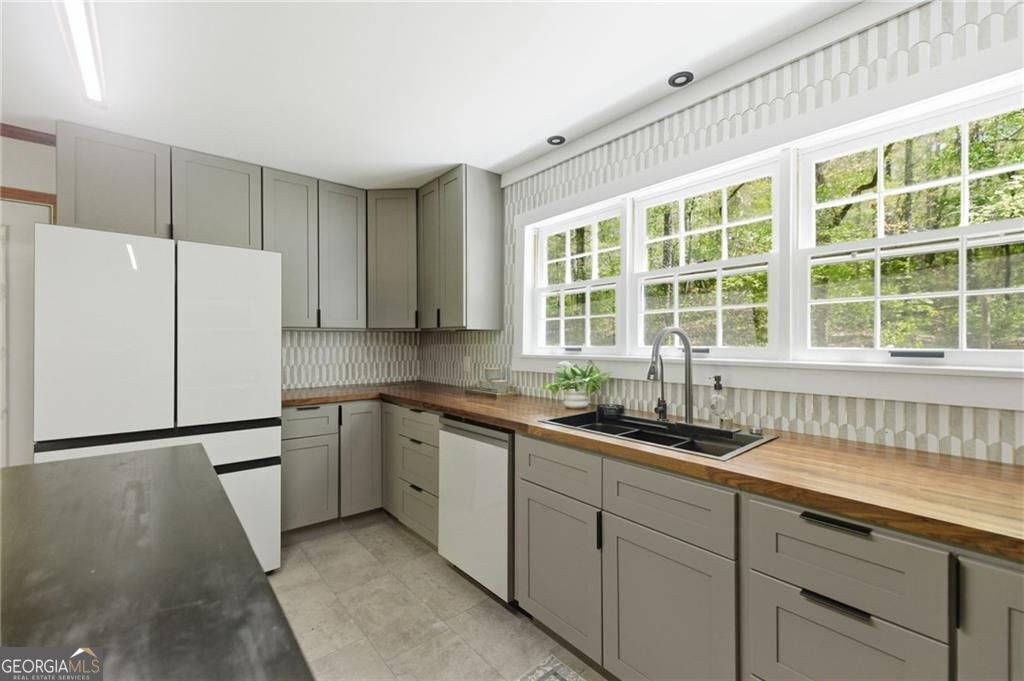 5430 Bethlehem Road Property Photo 7