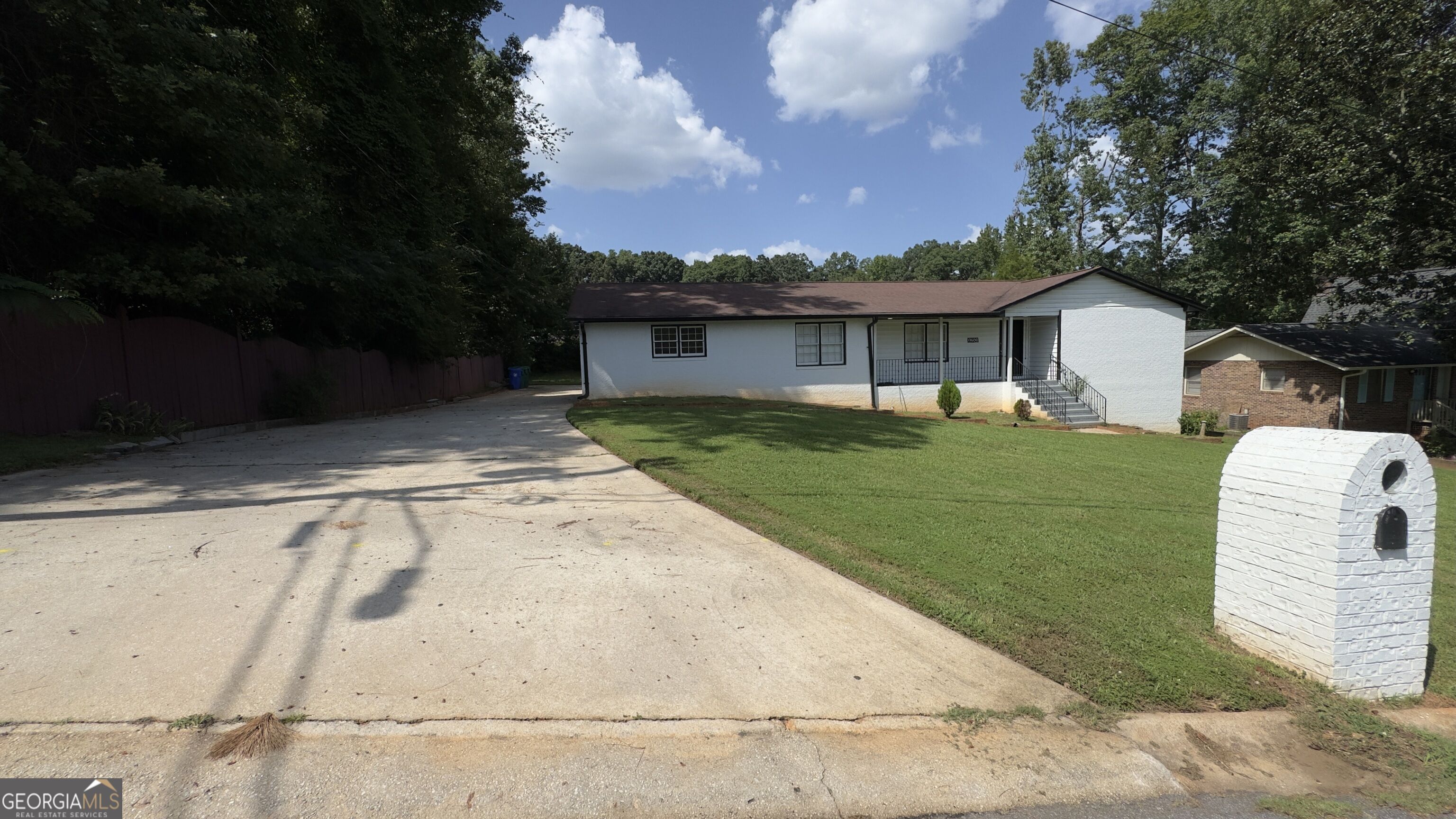 1050 Forest Heights Road