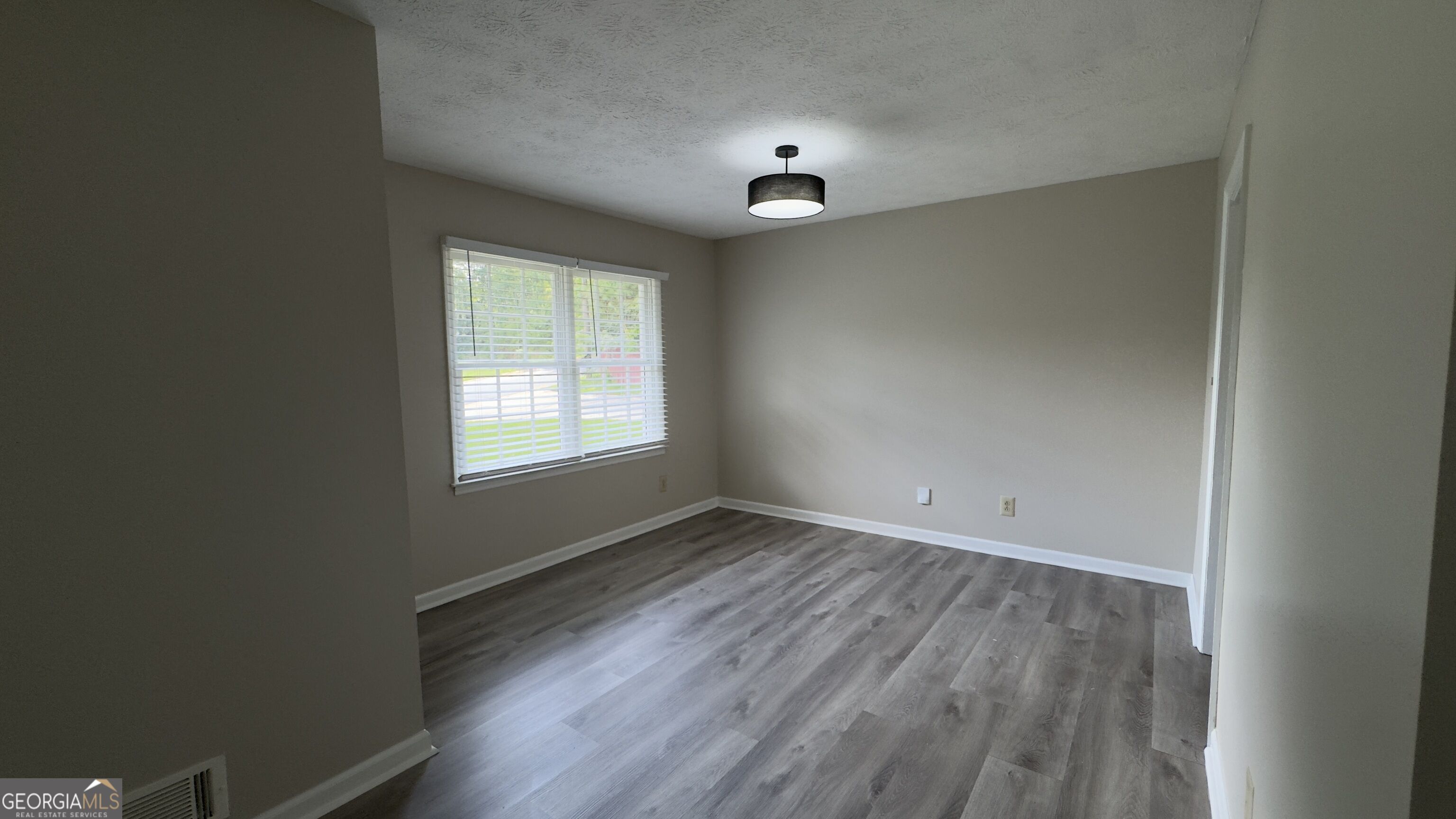1050 Forest Heights Road Property Photo 7