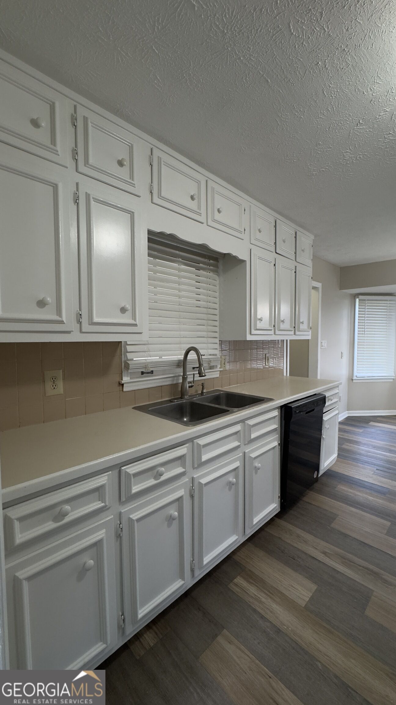 1050 Forest Heights Road Property Photo 9