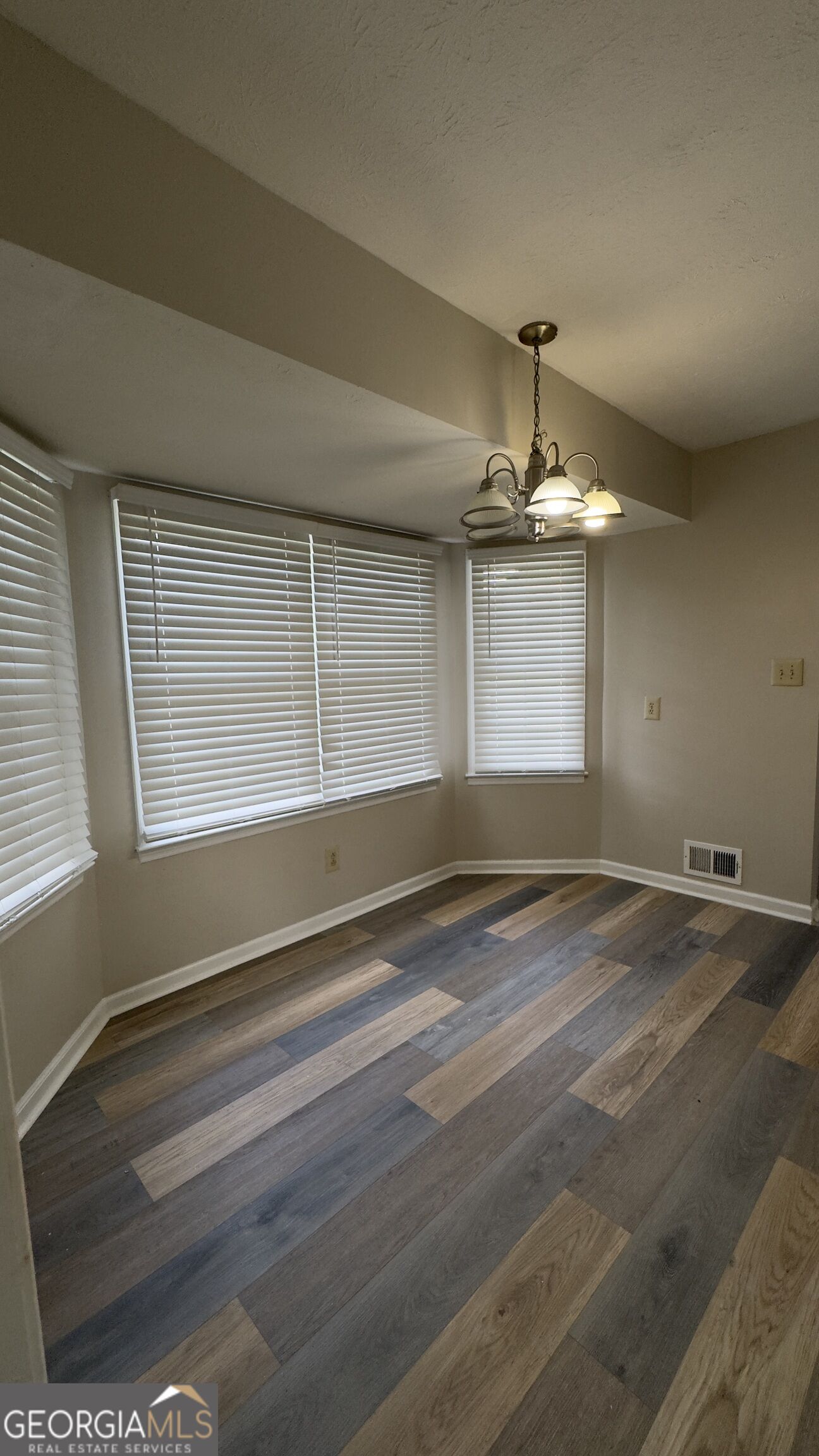 1050 Forest Heights Road Property Photo 10