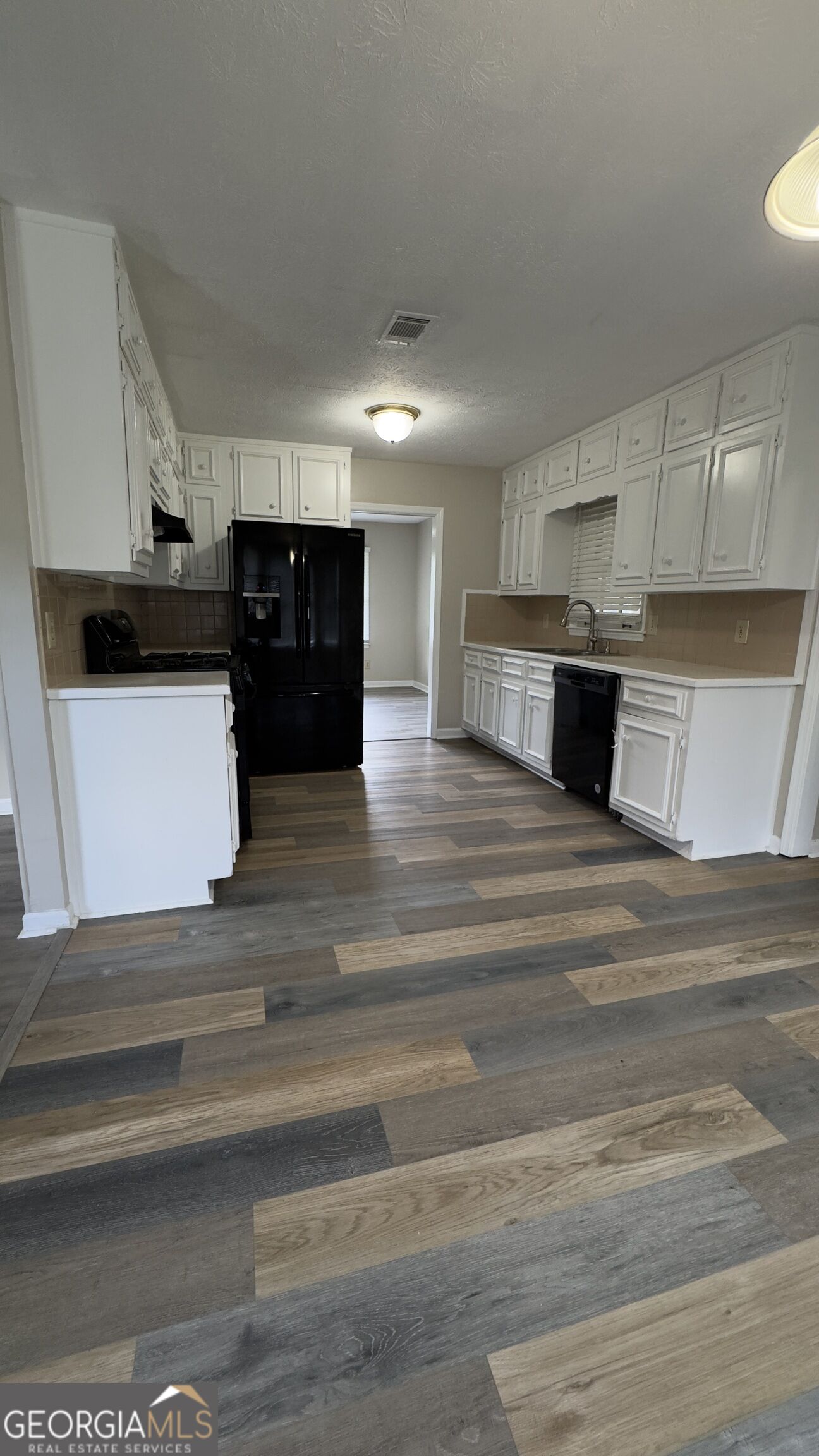 1050 Forest Heights Road Property Photo 12