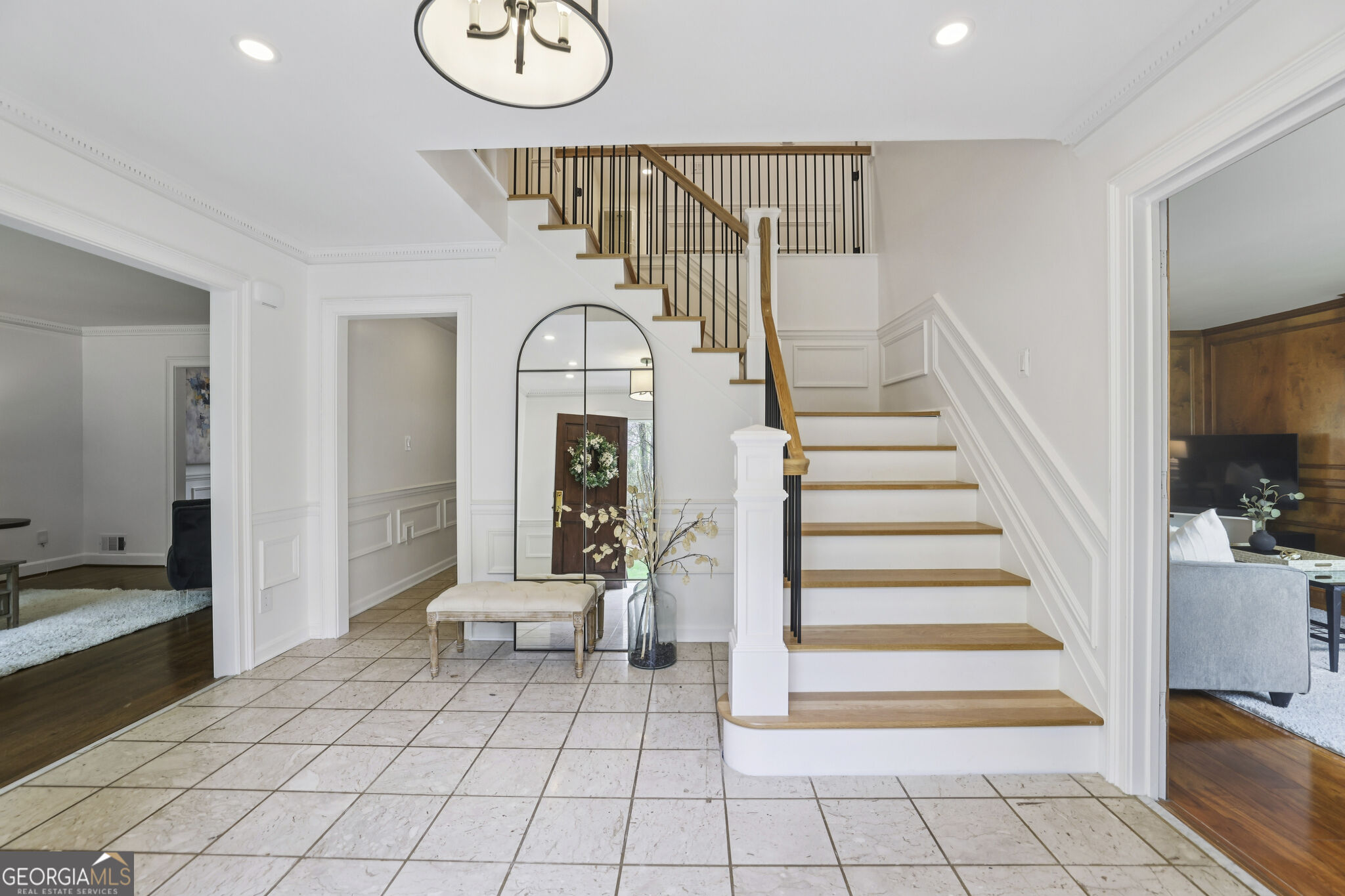8025 River Circle Property Photo 2