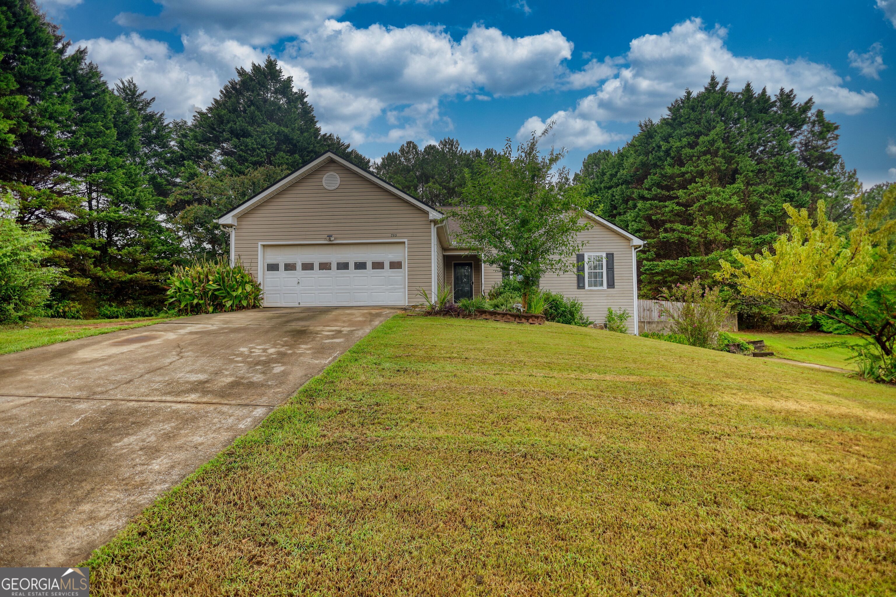 753 Nicholas Court Property Photo 2