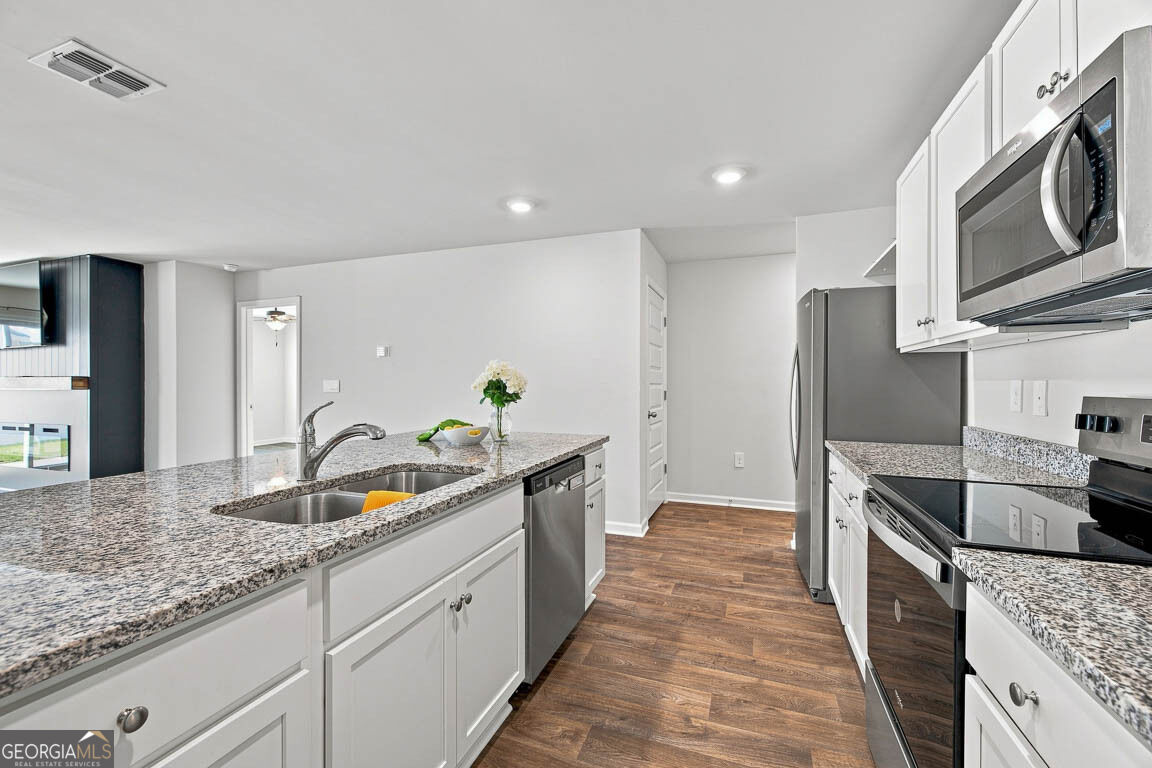 66 Autumns Wood Drive Property Photo 9