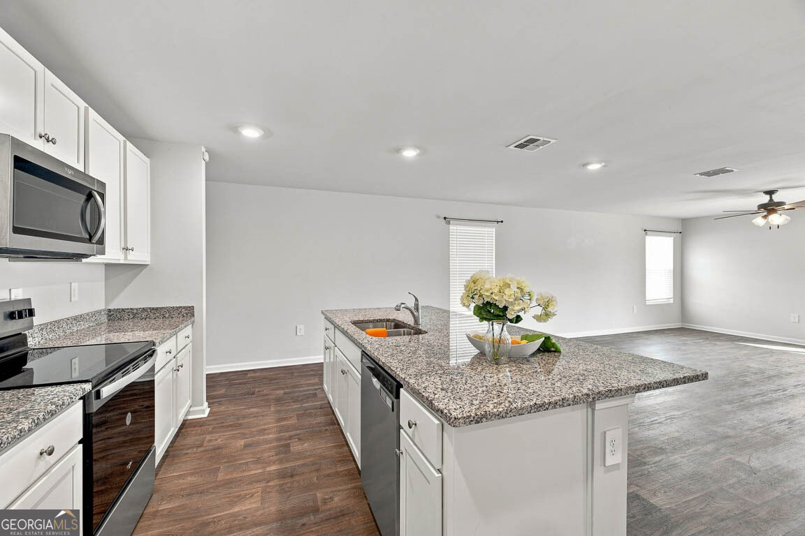 66 Autumns Wood Drive Property Photo 12