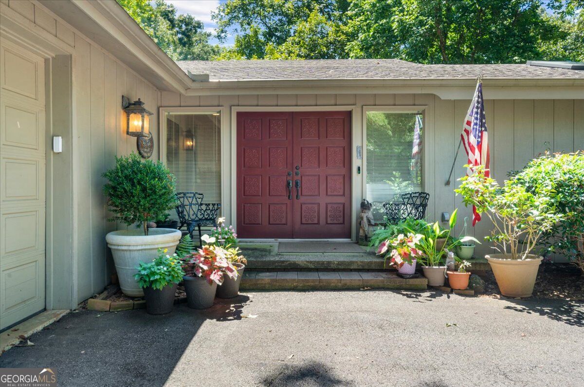 7865 Robin Road Property Photo 2