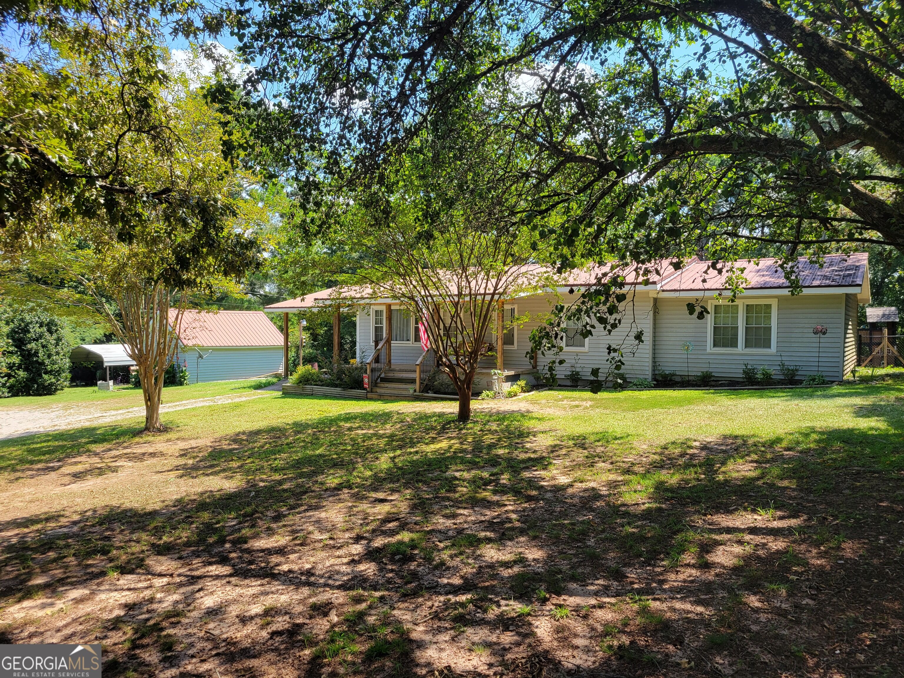 1131 E Main Street Property Photo 1