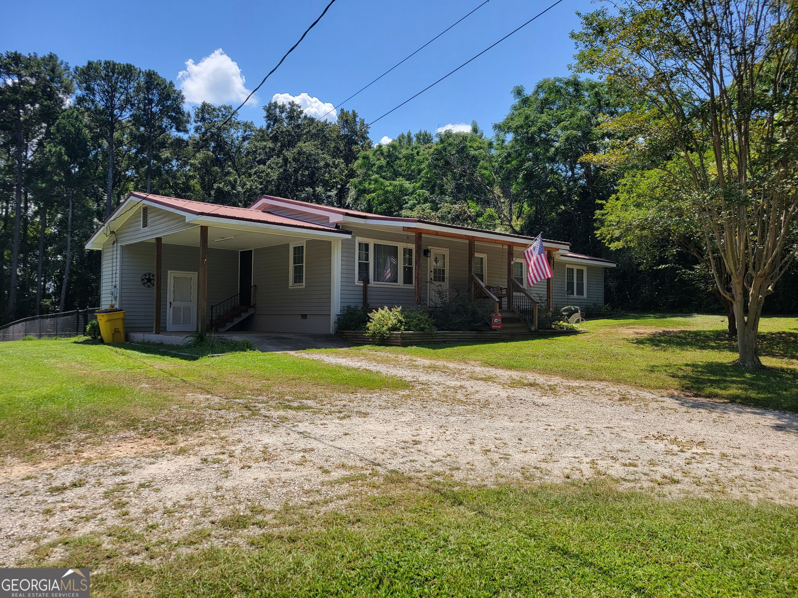 1131 E Main Street Property Photo 2
