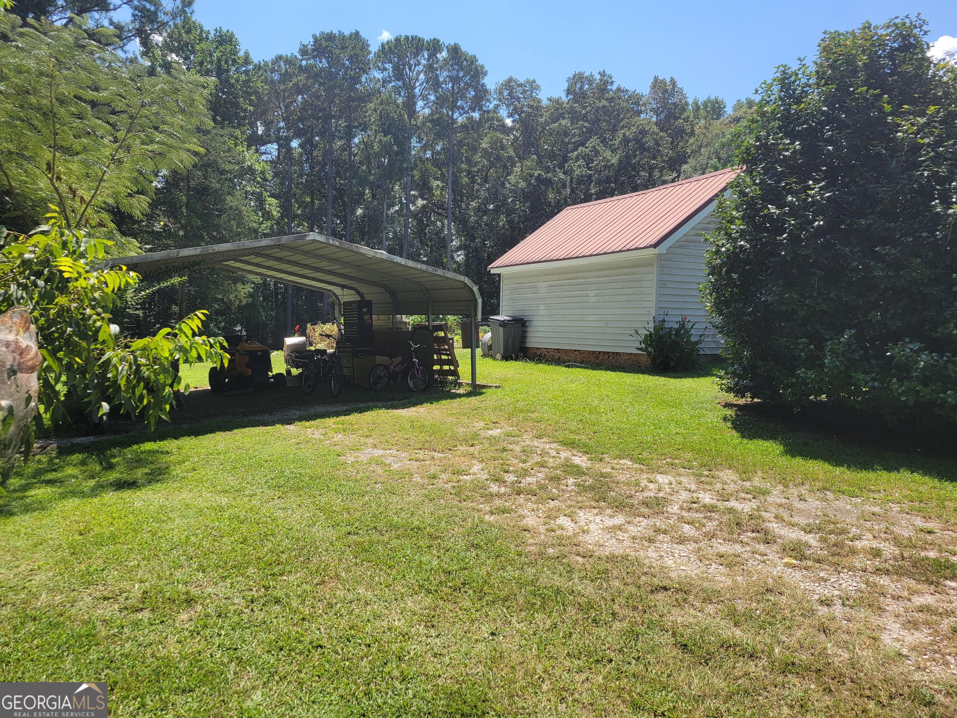 1131 E Main Street Property Photo 5