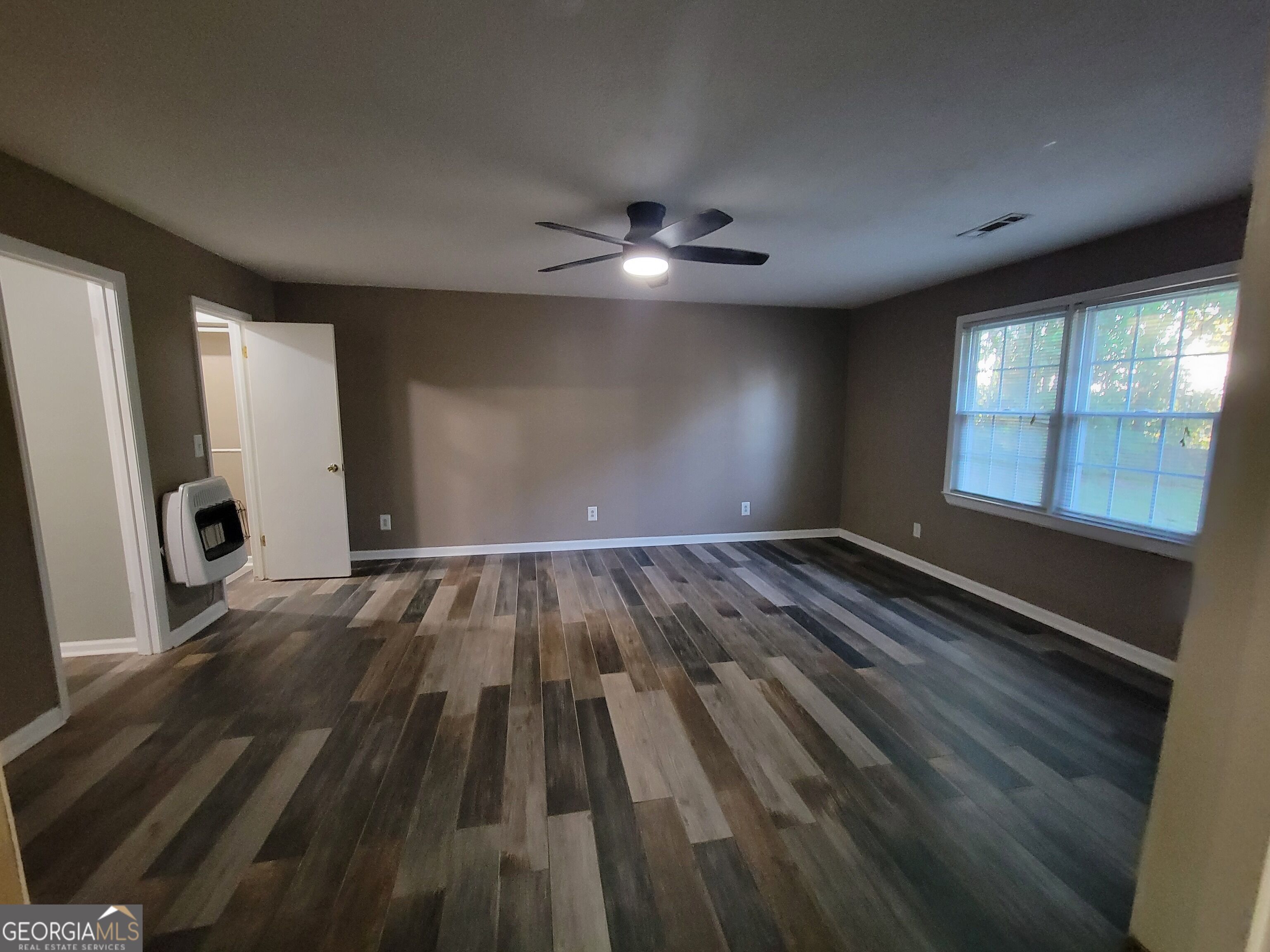 1131 E Main Street Property Photo 25