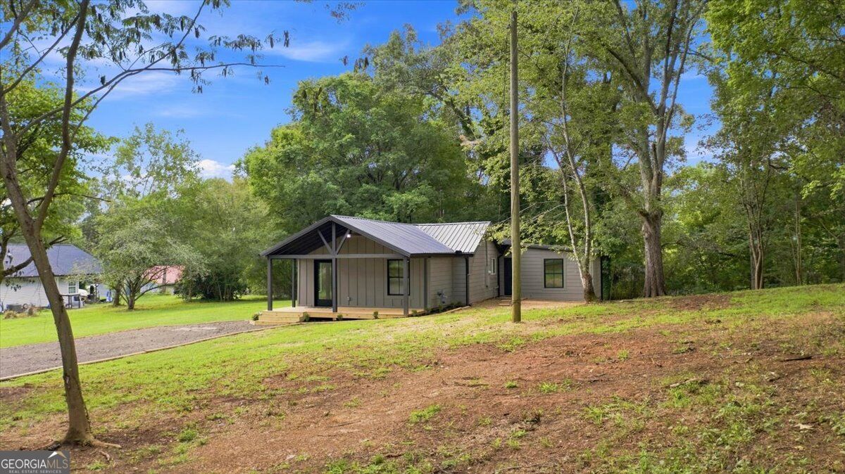 13 W Center Road Se Property Photo 7