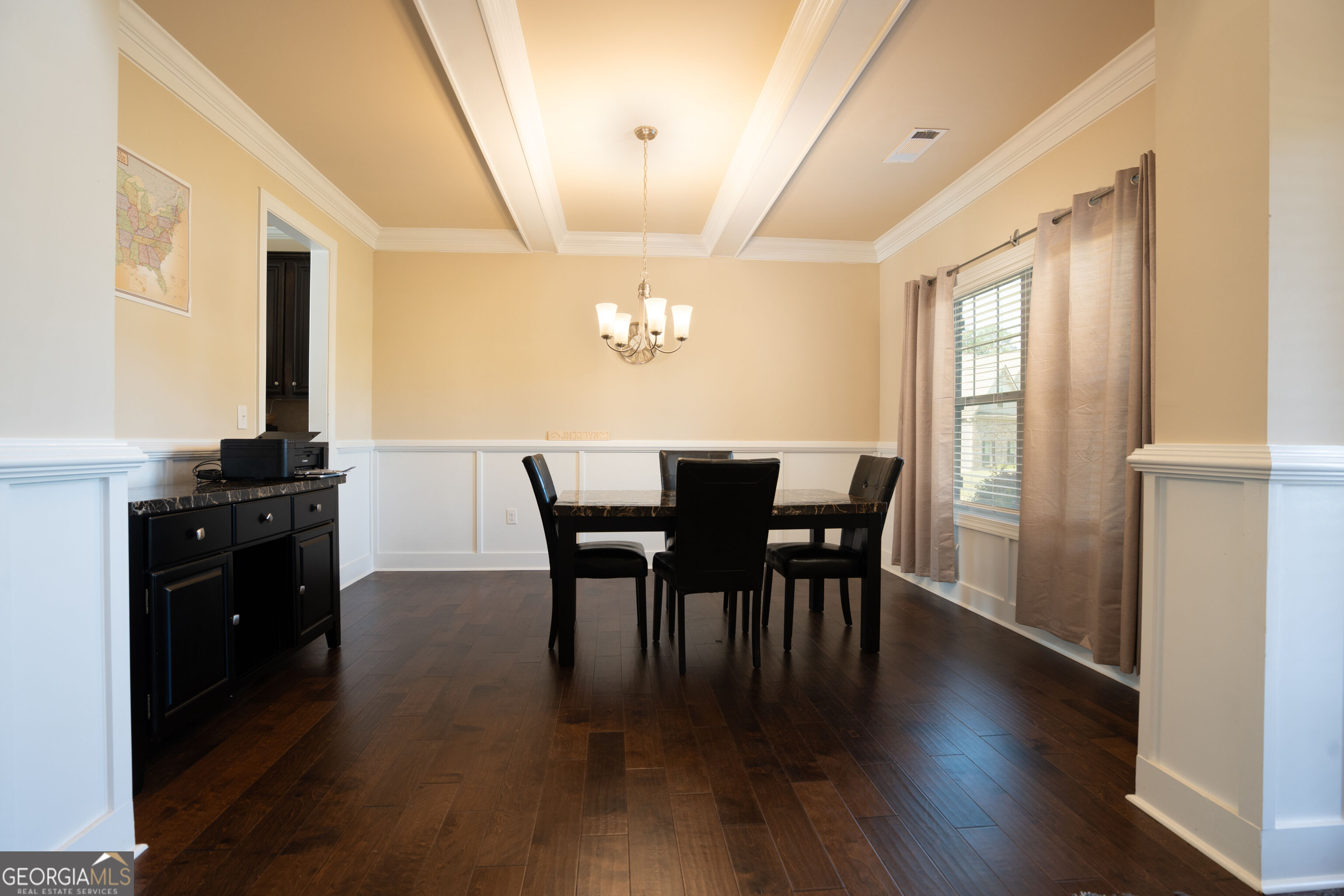 205 Floral View Property Photo 4