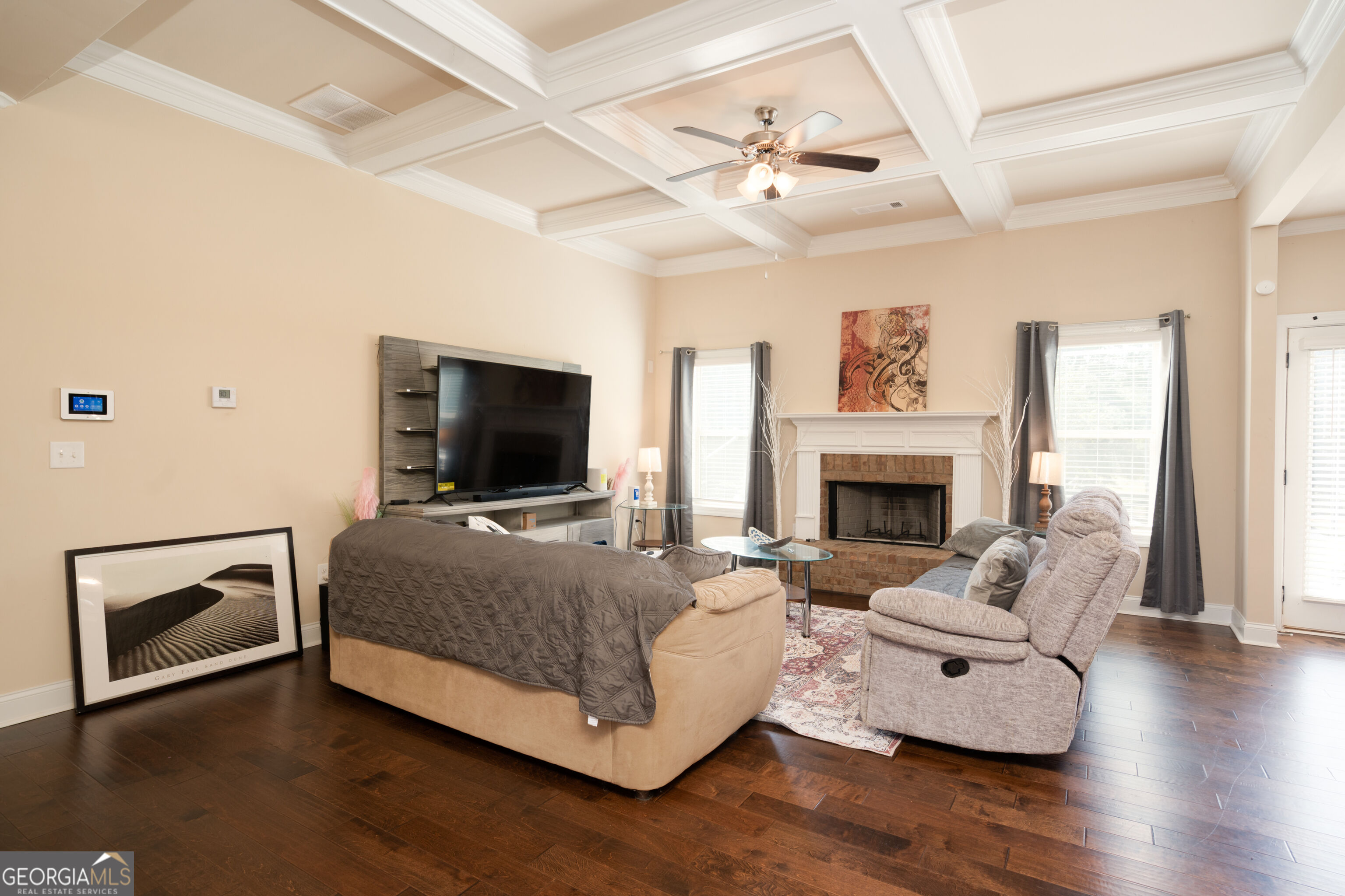 205 Floral View Property Photo 7