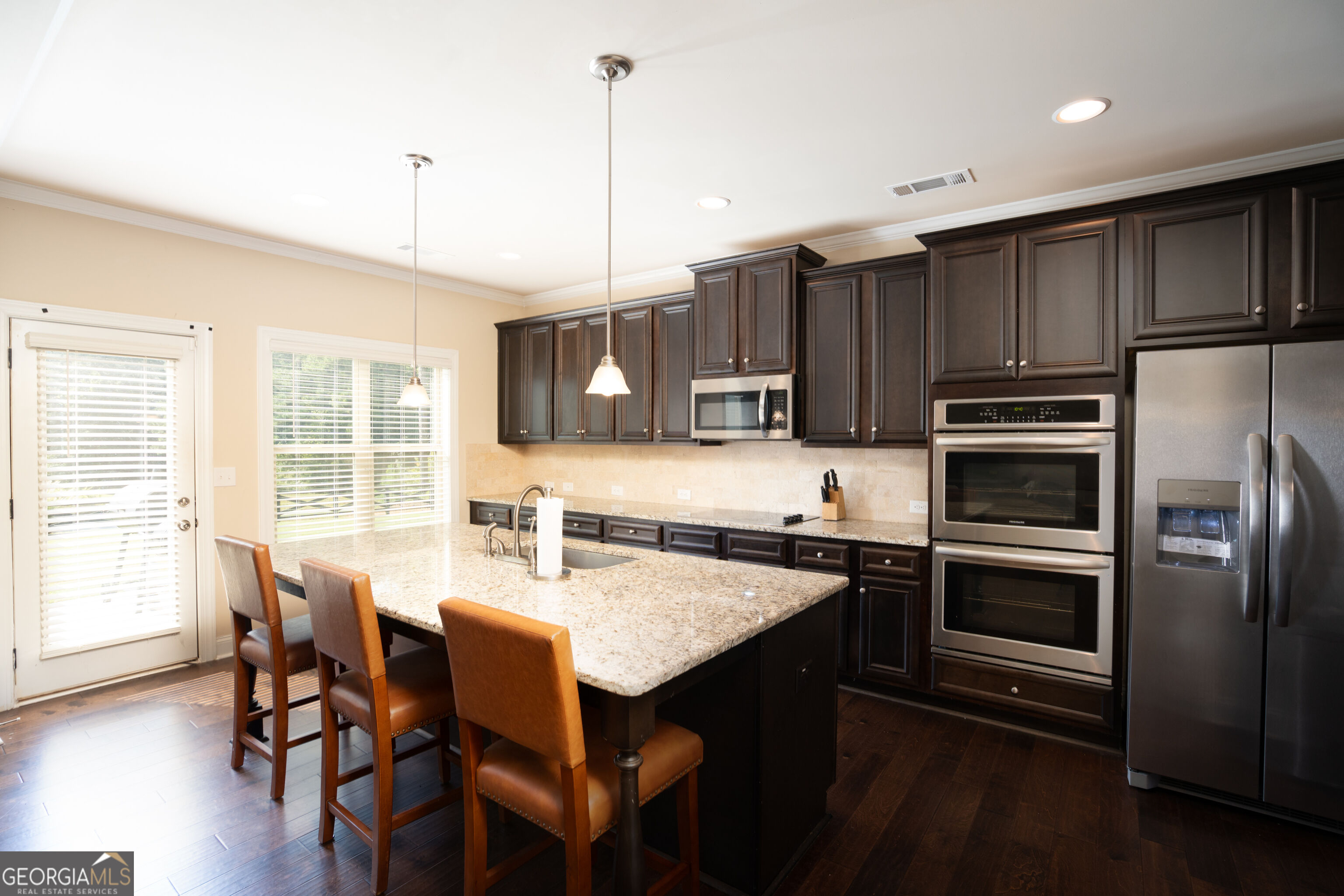 205 Floral View Property Photo 10