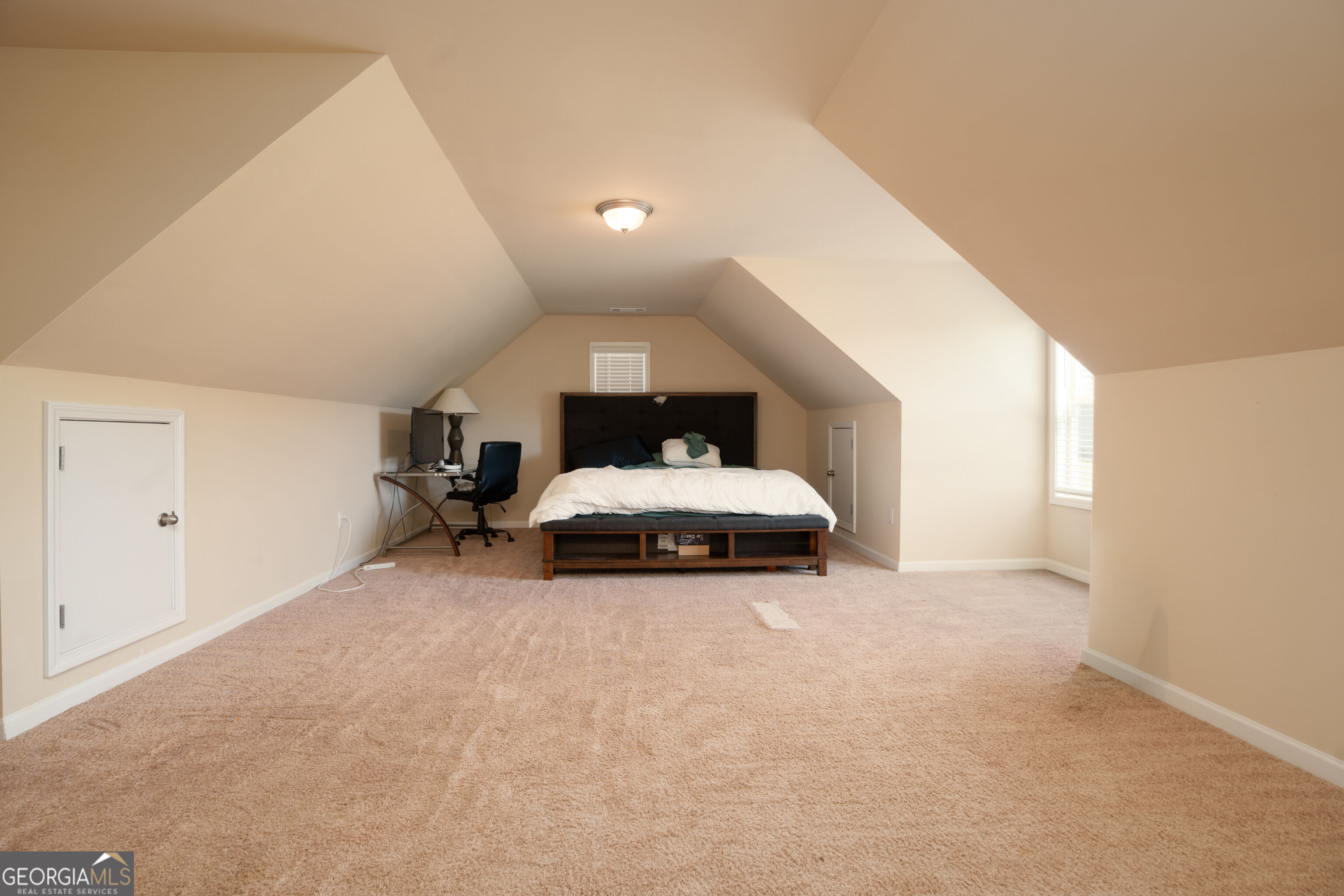 205 Floral View Property Photo 12
