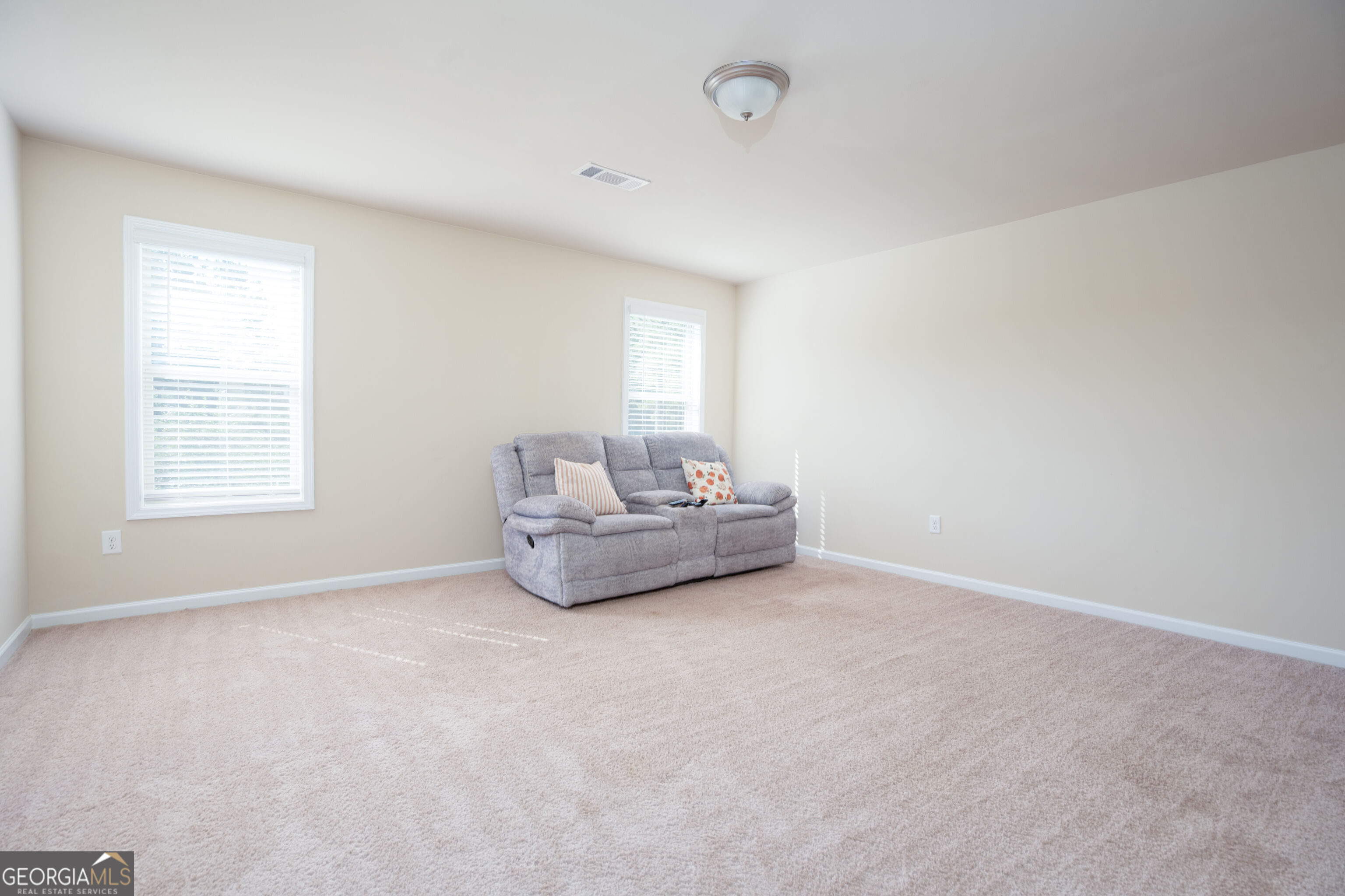 205 Floral View Property Photo 15