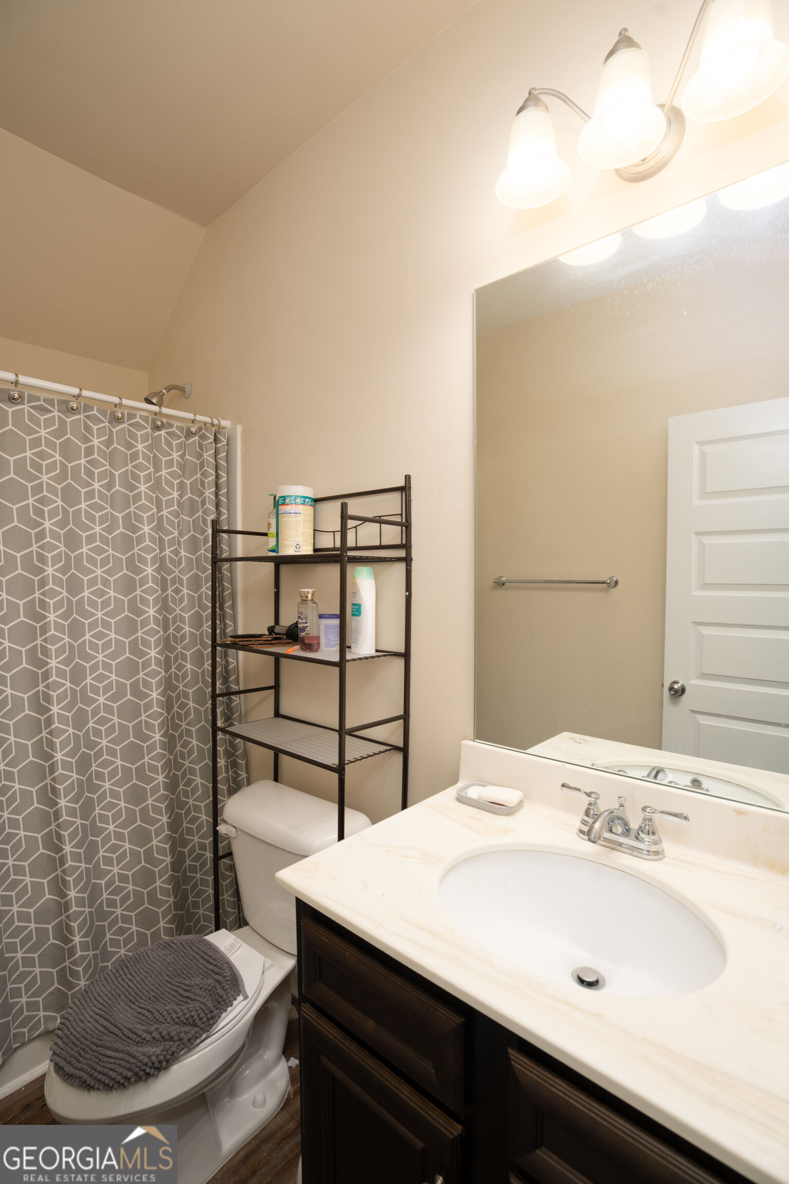 205 Floral View Property Photo 18
