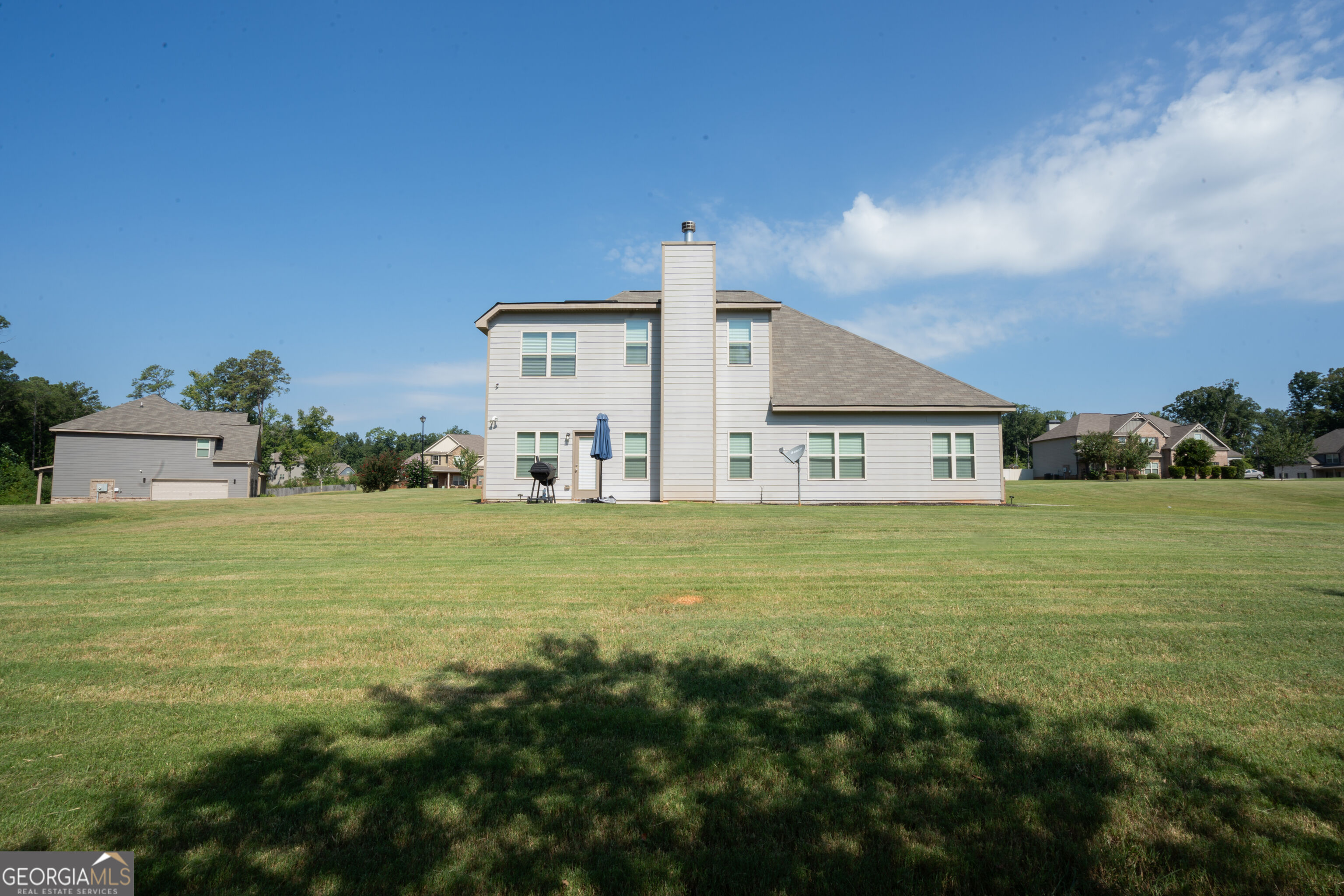 205 Floral View Property Photo 22