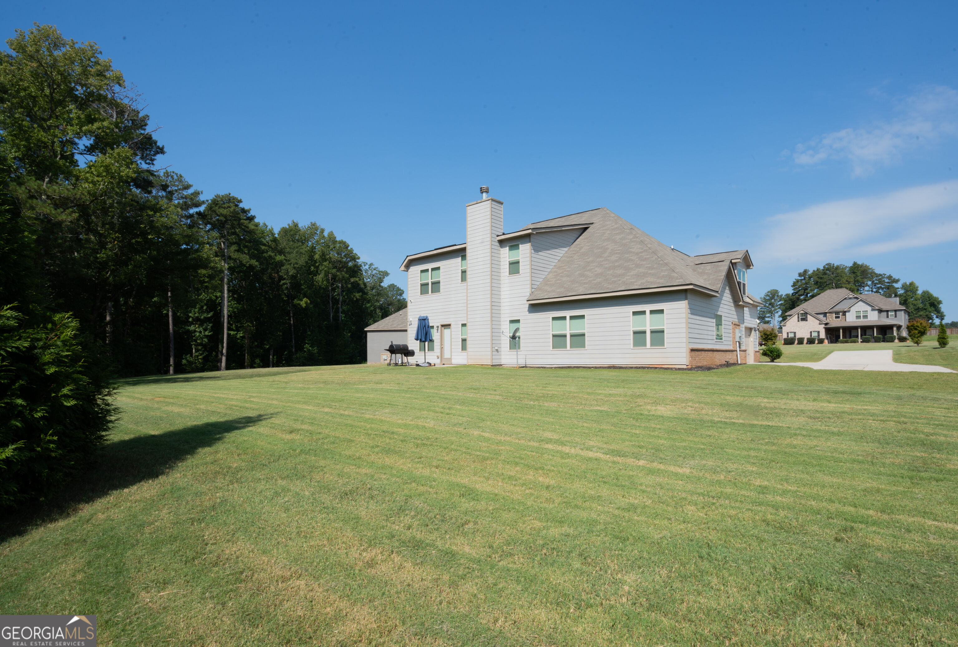 205 Floral View Property Photo 24