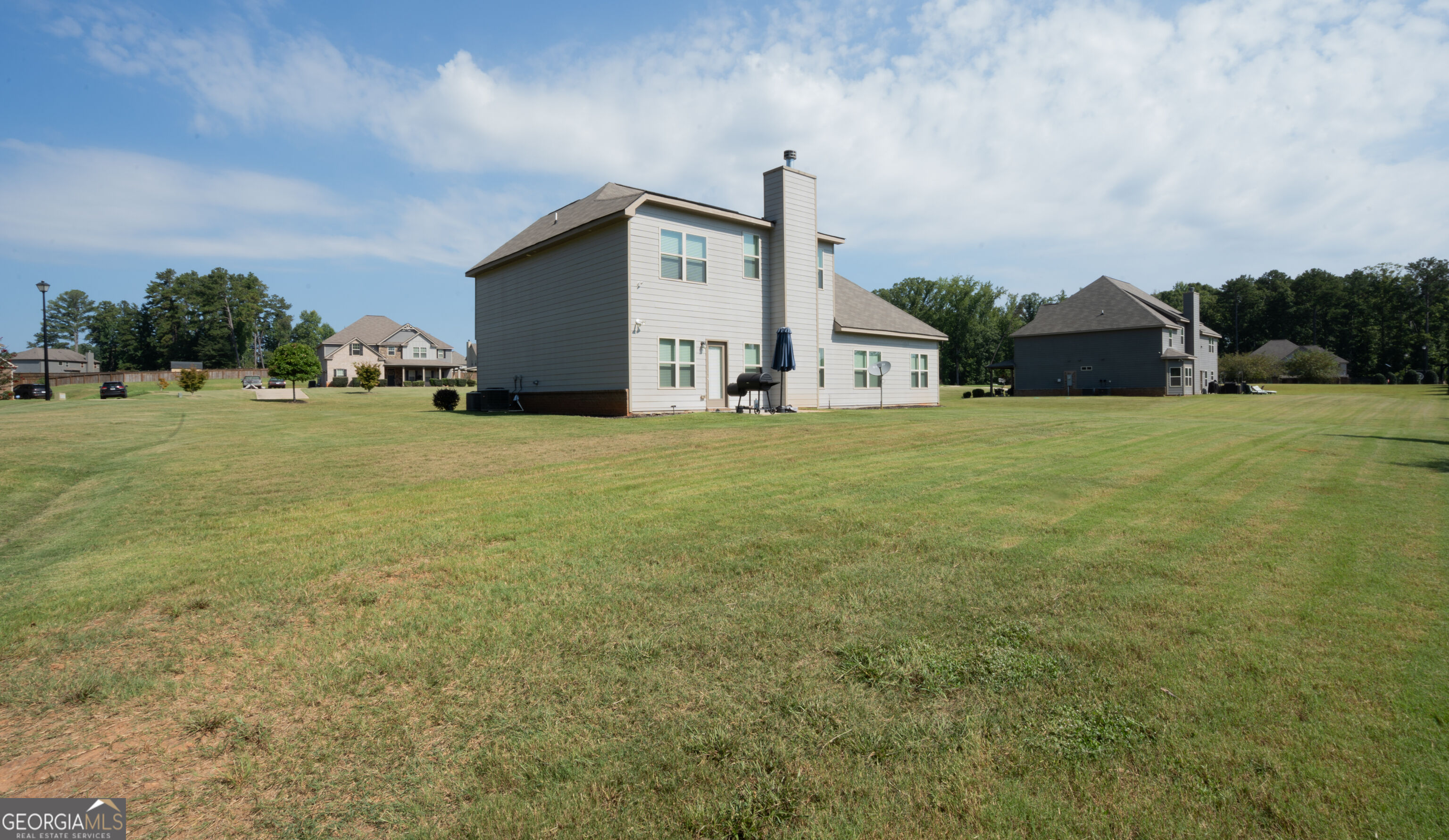 205 Floral View Property Photo 25