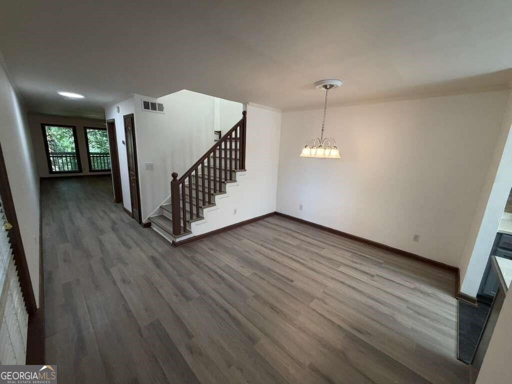 1702 Pine Tree Drive Property Photo 3
