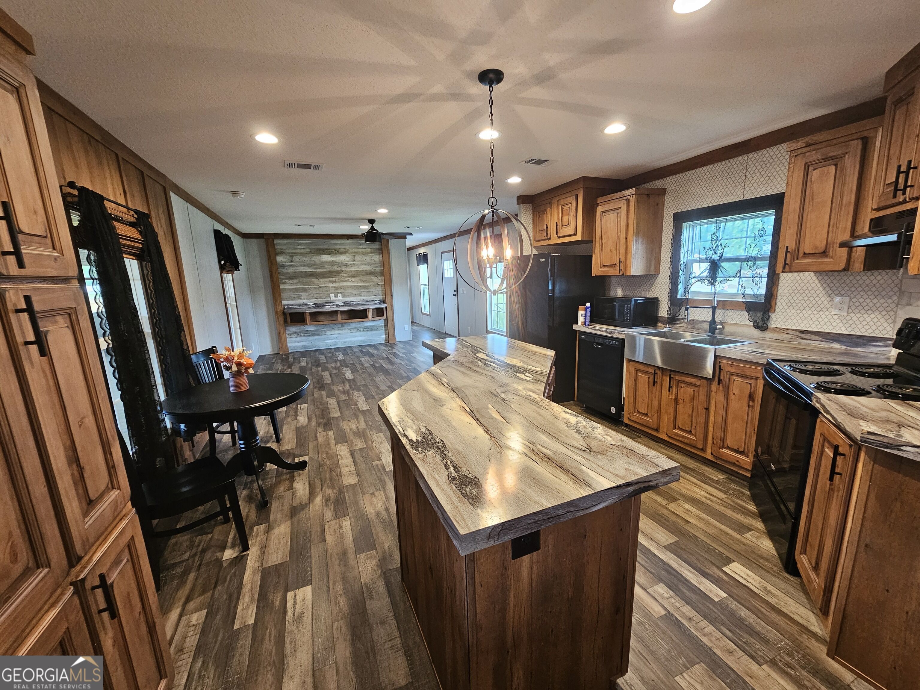 1283 Speckled Trout Circle Ne Property Photo 8