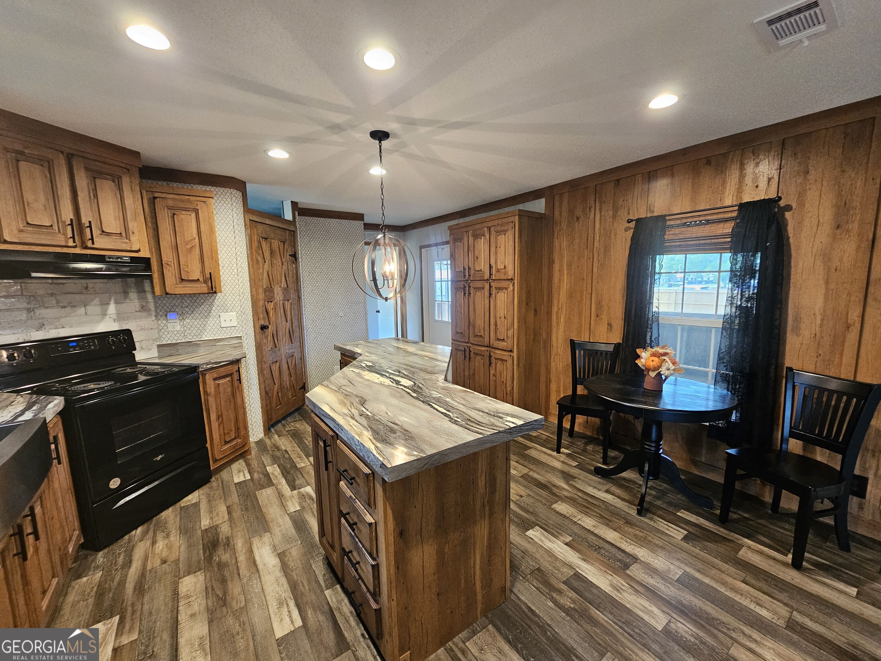 1283 Speckled Trout Circle Ne Property Photo 12