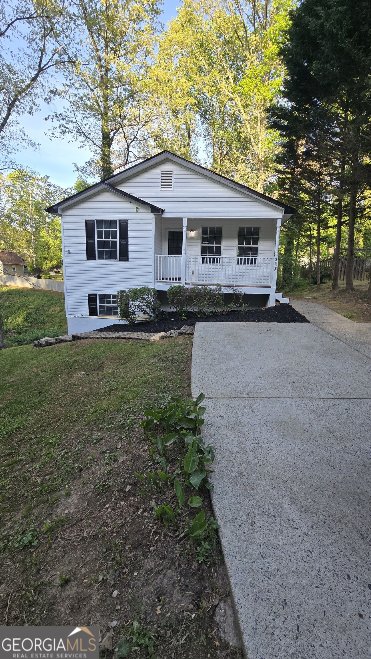 3025 Mangum Drive Unit B Property Photo 1