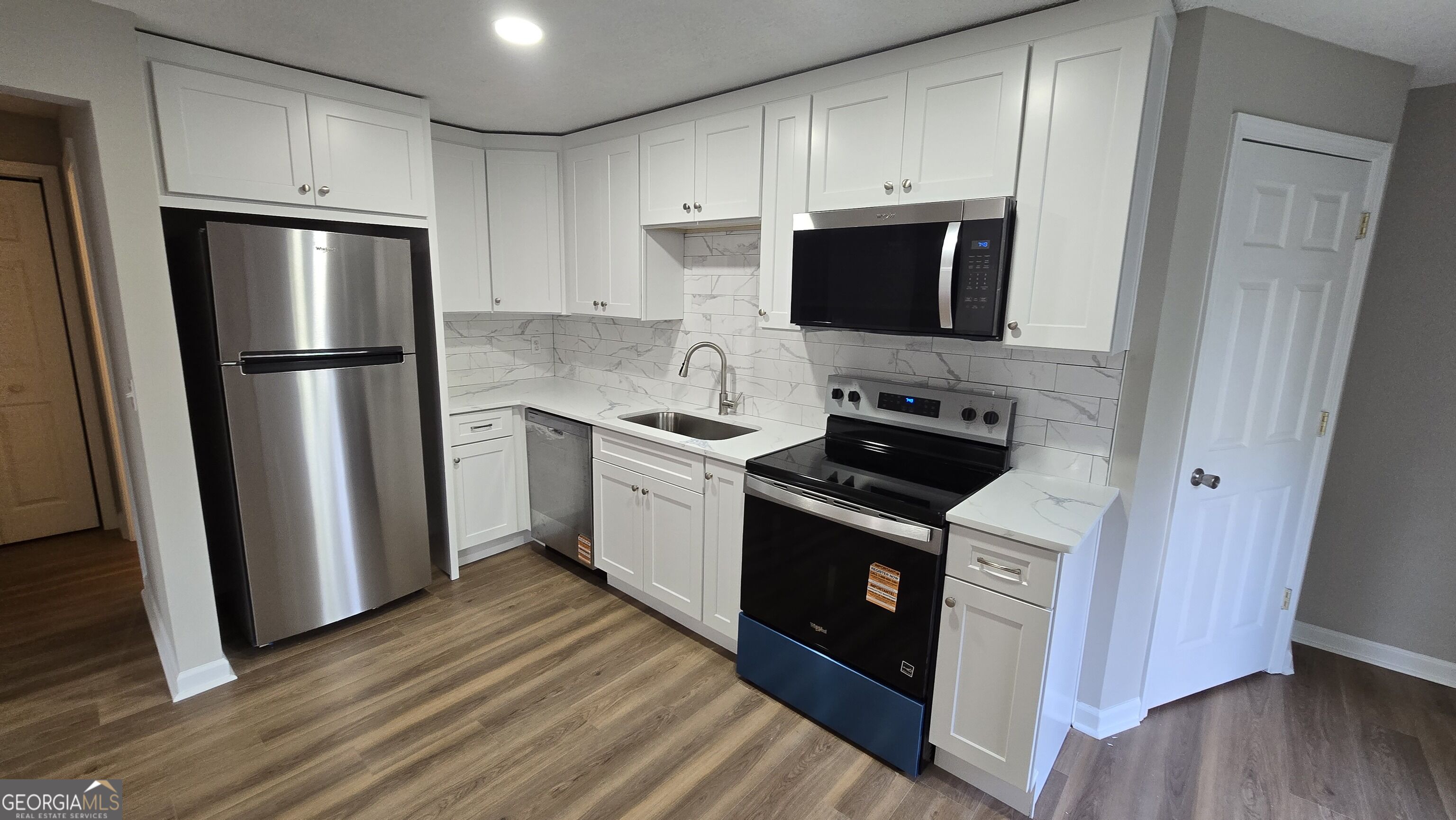 3025 Mangum Drive Unit B Property Photo 4
