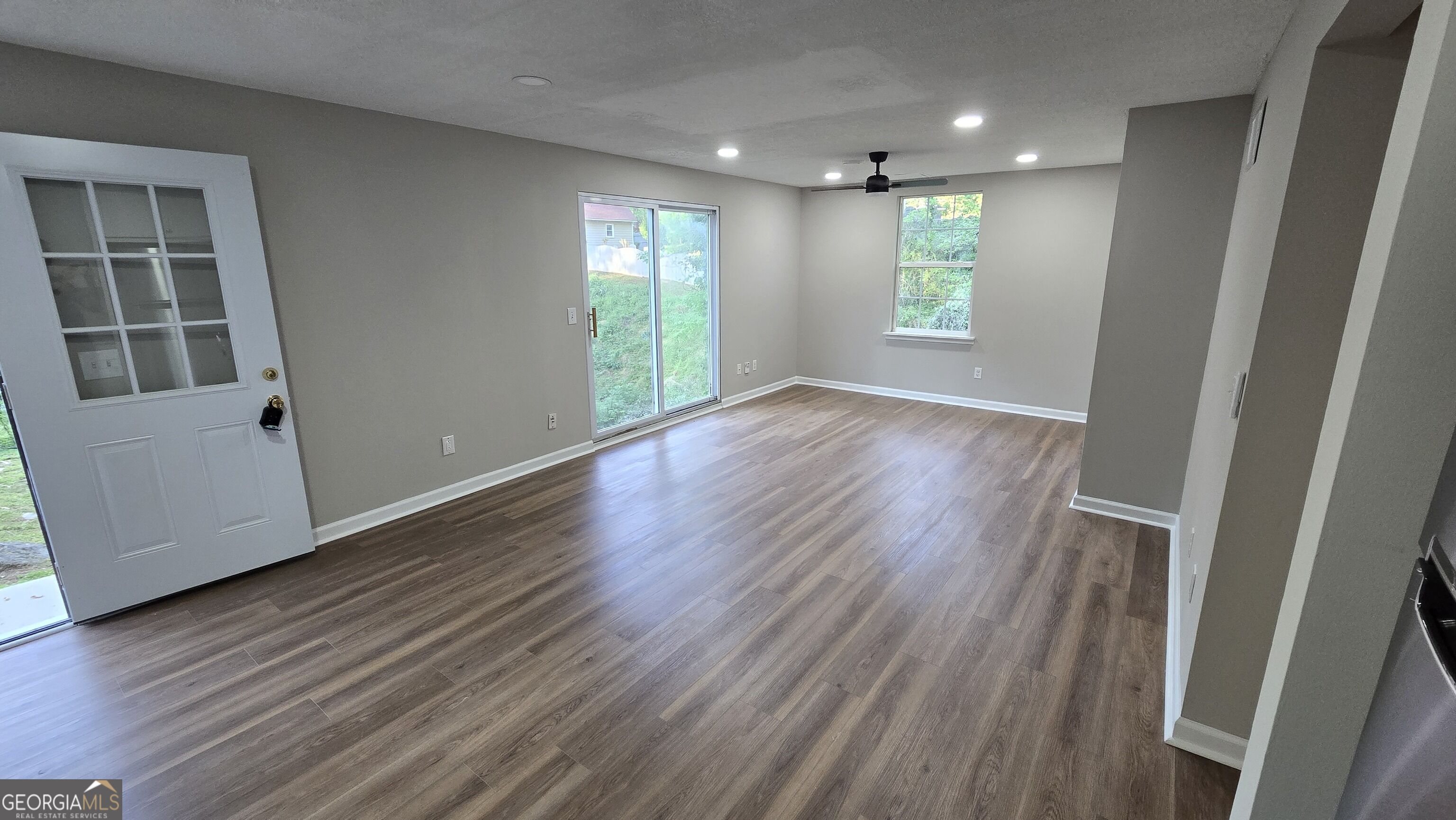 3025 Mangum Drive Unit B Property Photo 5