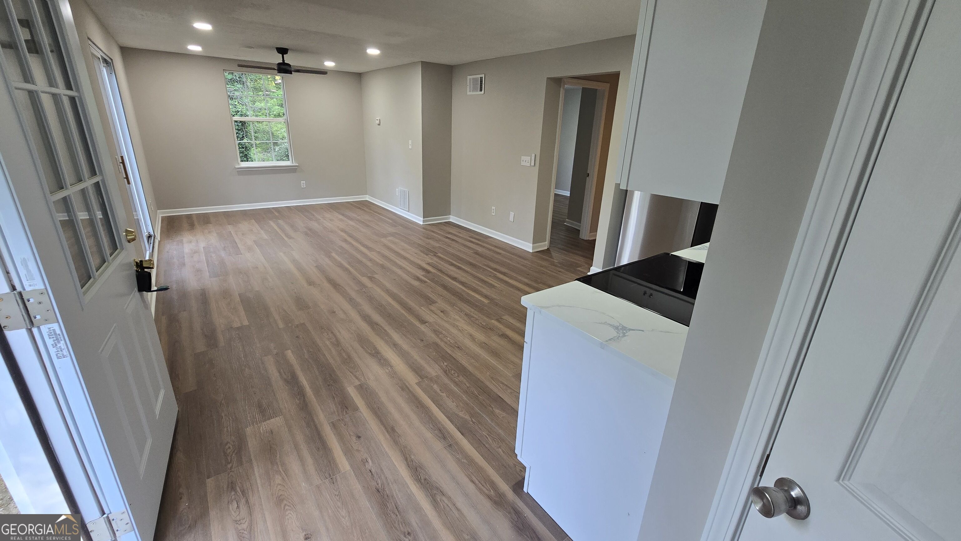 3025 Mangum Drive Unit B Property Photo 6
