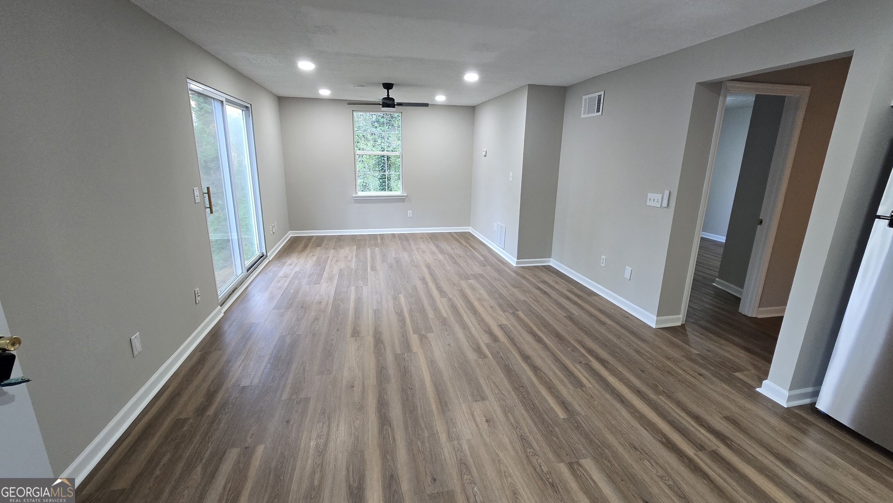 3025 Mangum Drive Unit B Property Photo 7