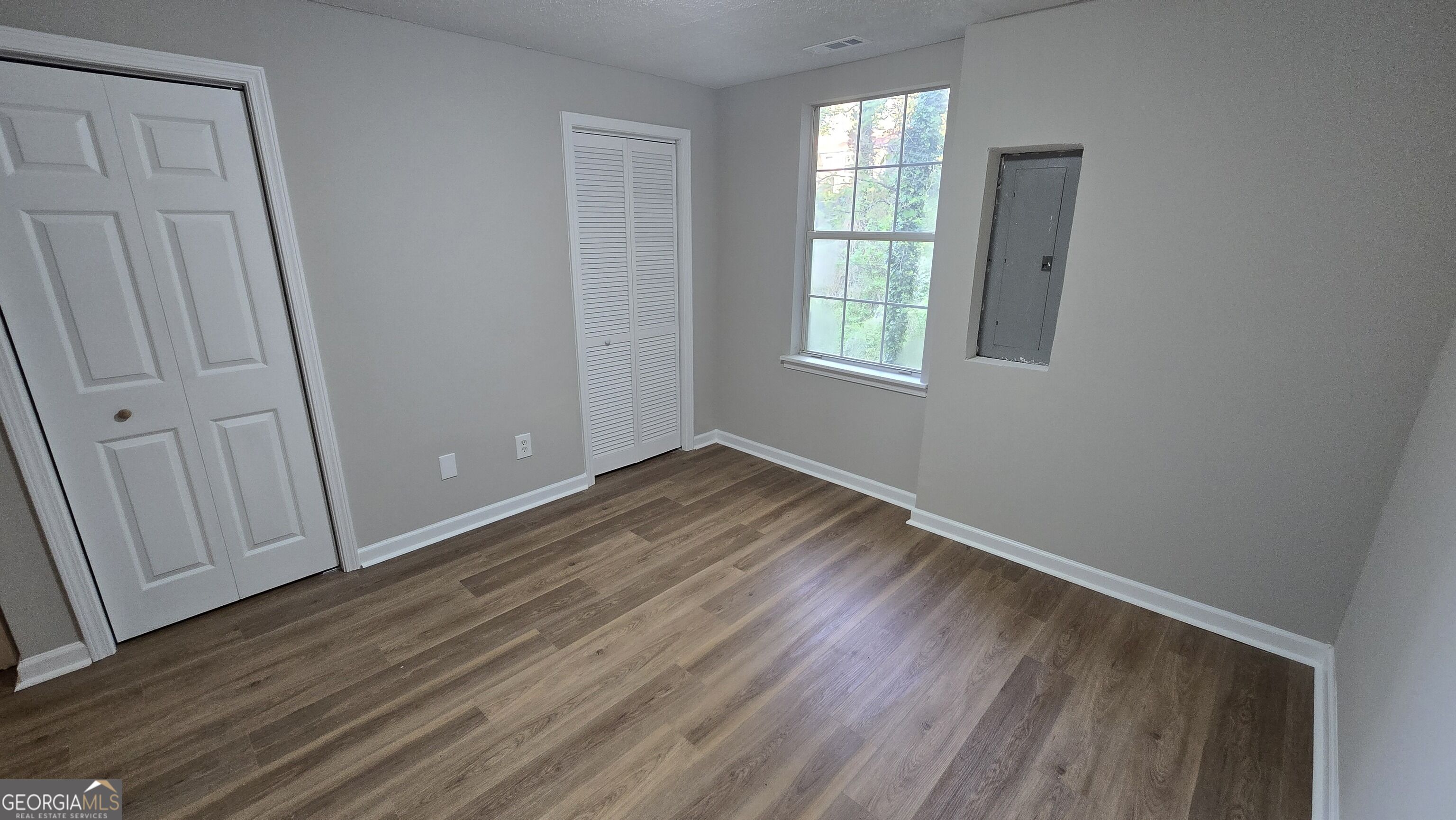 3025 Mangum Drive Unit B Property Photo 9