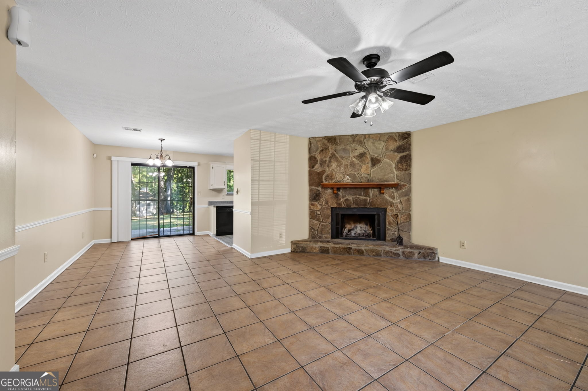 5350 Greenhedge Trail Property Photo 4