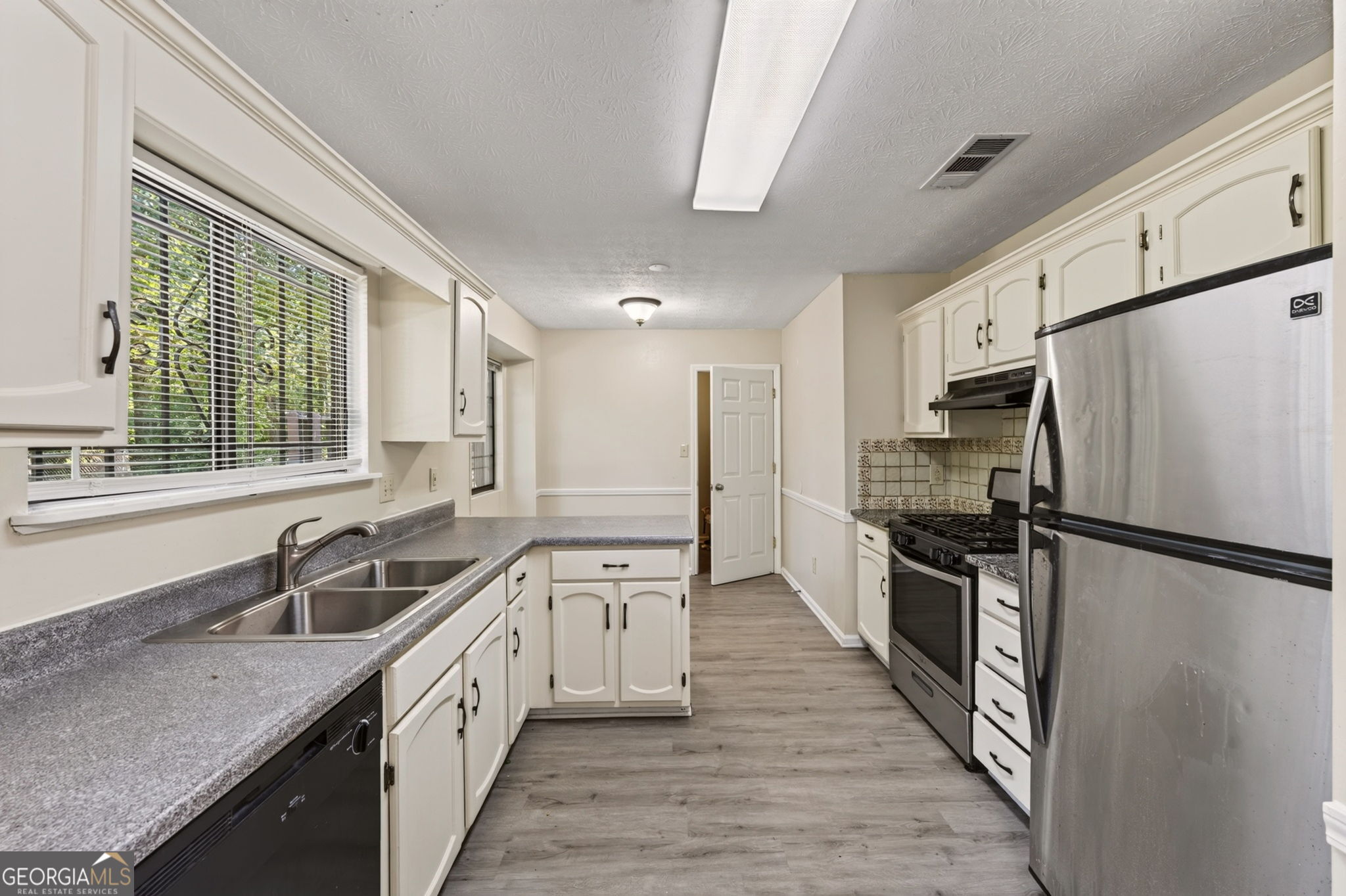5350 Greenhedge Trail Property Photo 7